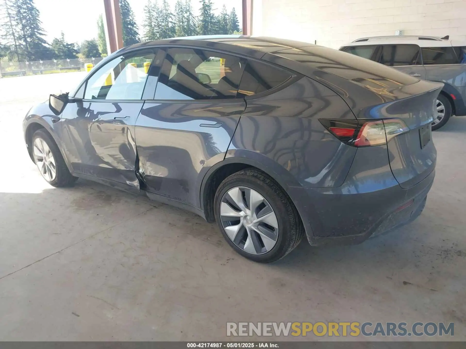 3 Фотография поврежденного автомобиля 7SAYGAEE4PF906577 TESLA MODEL Y 2023