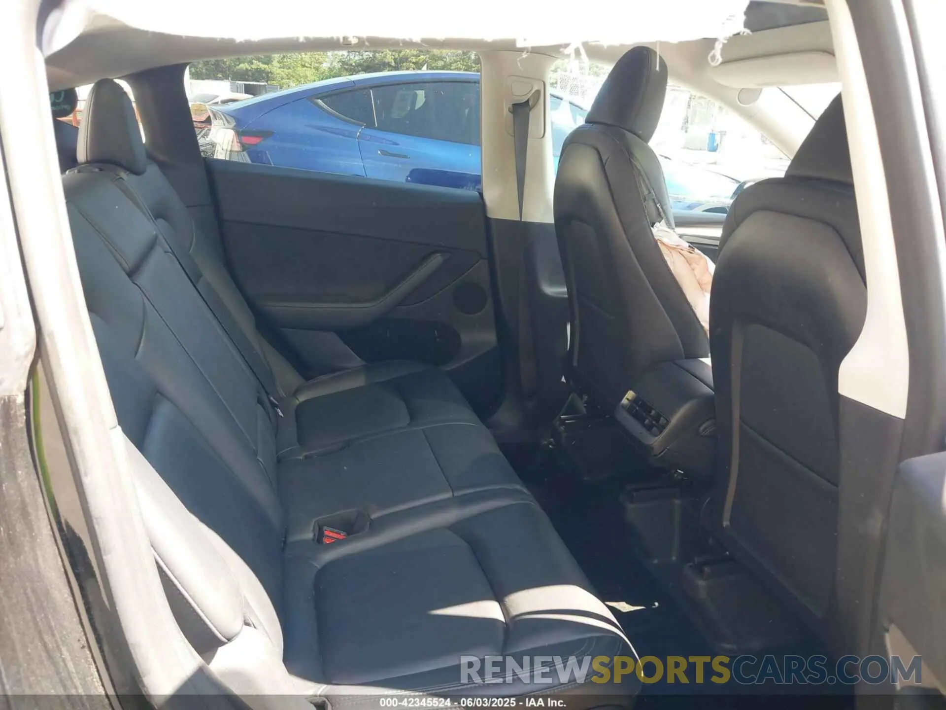 8 Photograph of a damaged car 7SAYGAEE4PF918812 TESLA MODEL Y 2023