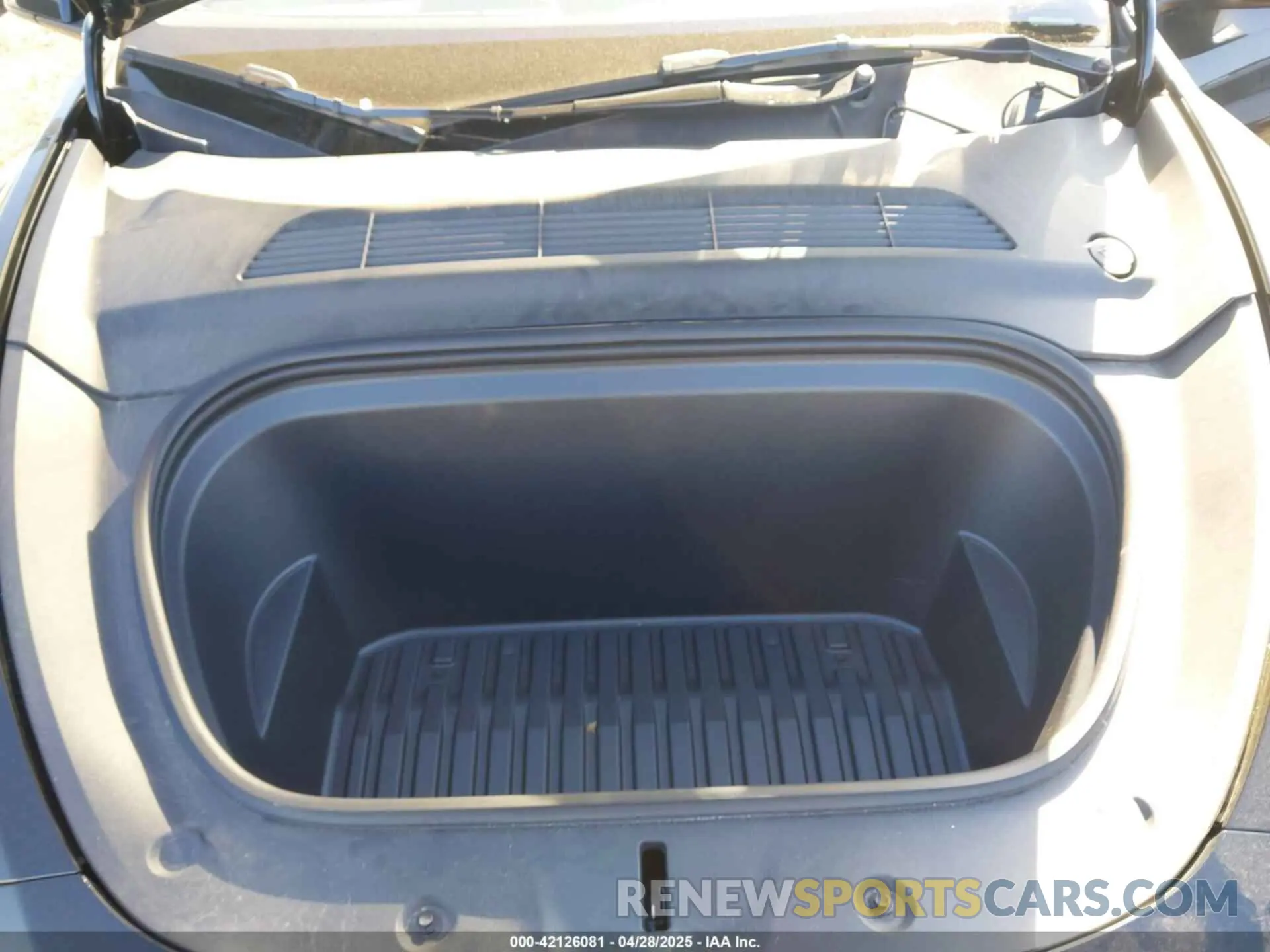 10 Photograph of a damaged car 7SAYGAEE4PF928739 TESLA MODEL Y 2023