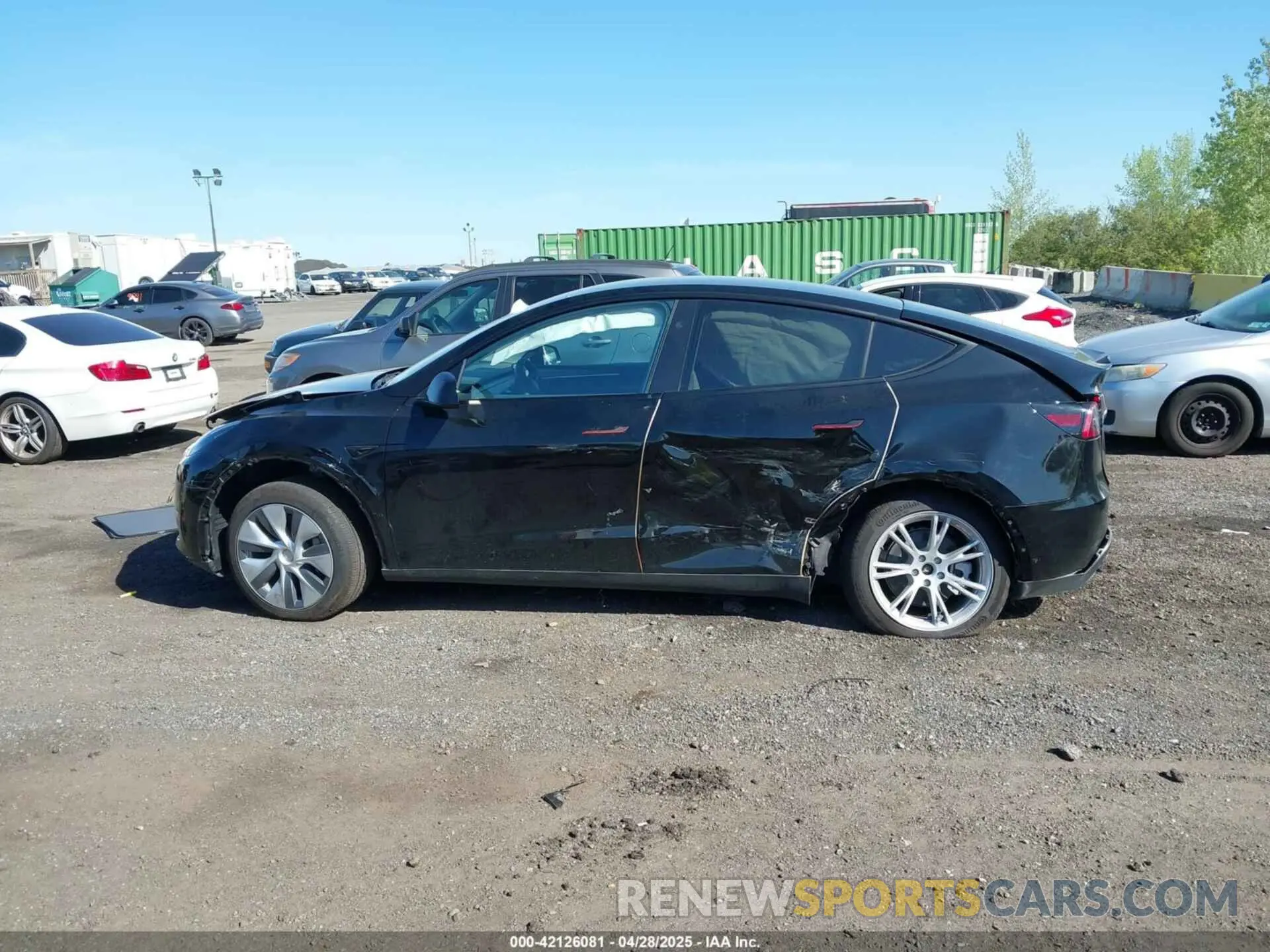 14 Photograph of a damaged car 7SAYGAEE4PF928739 TESLA MODEL Y 2023
