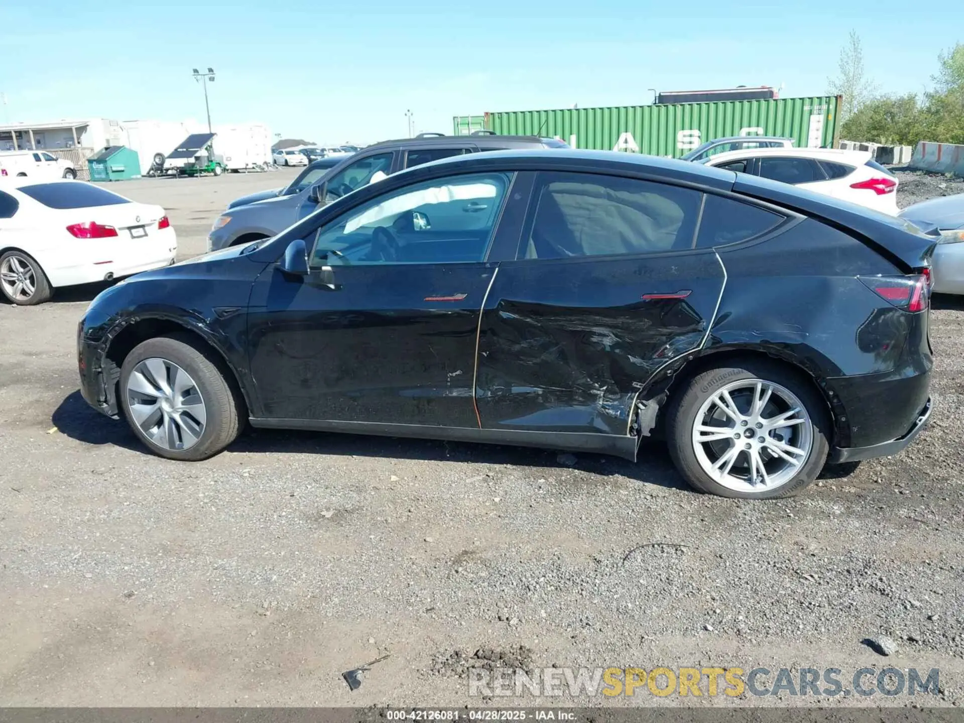 6 Photograph of a damaged car 7SAYGAEE4PF928739 TESLA MODEL Y 2023