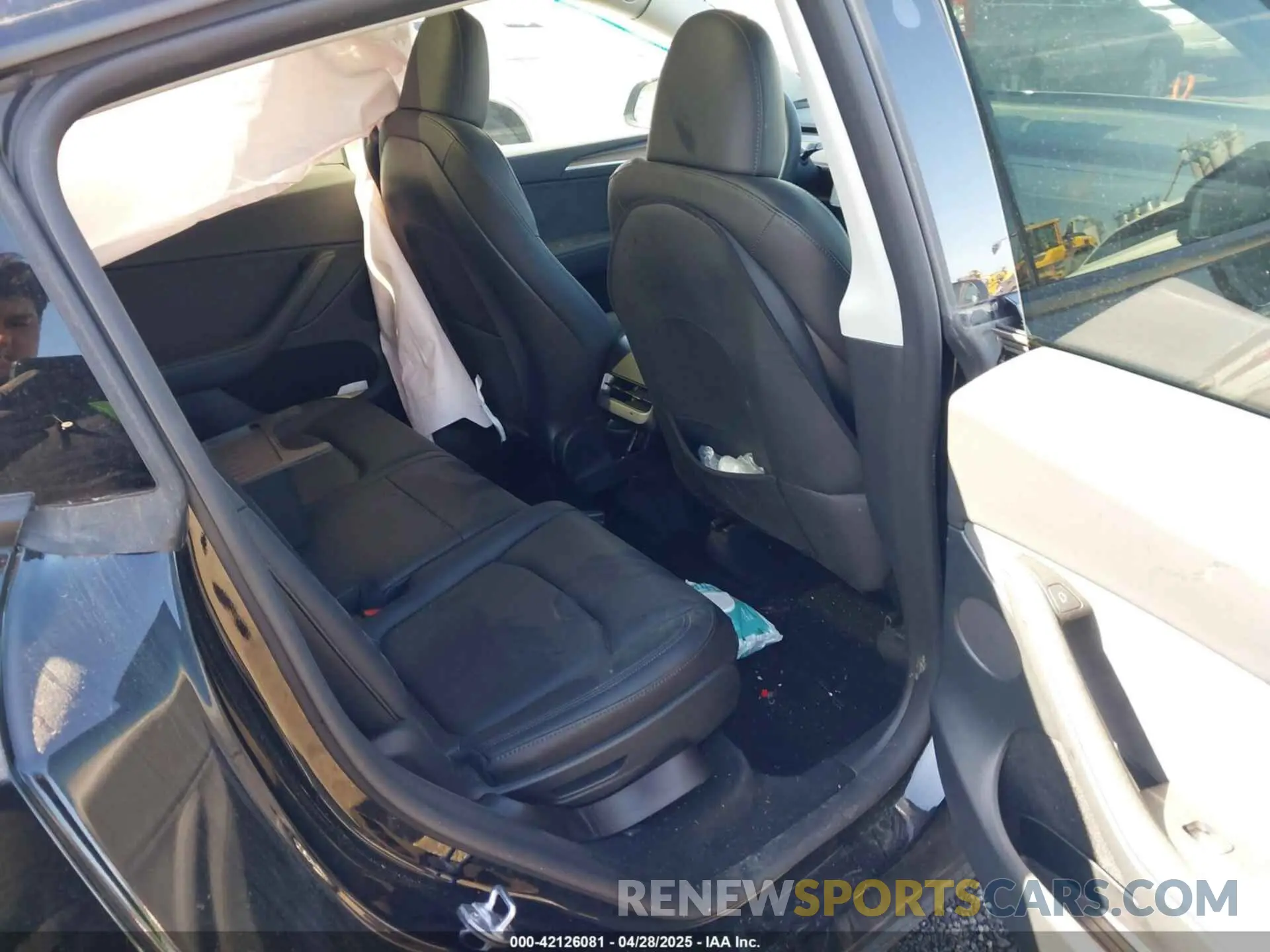 8 Photograph of a damaged car 7SAYGAEE4PF928739 TESLA MODEL Y 2023