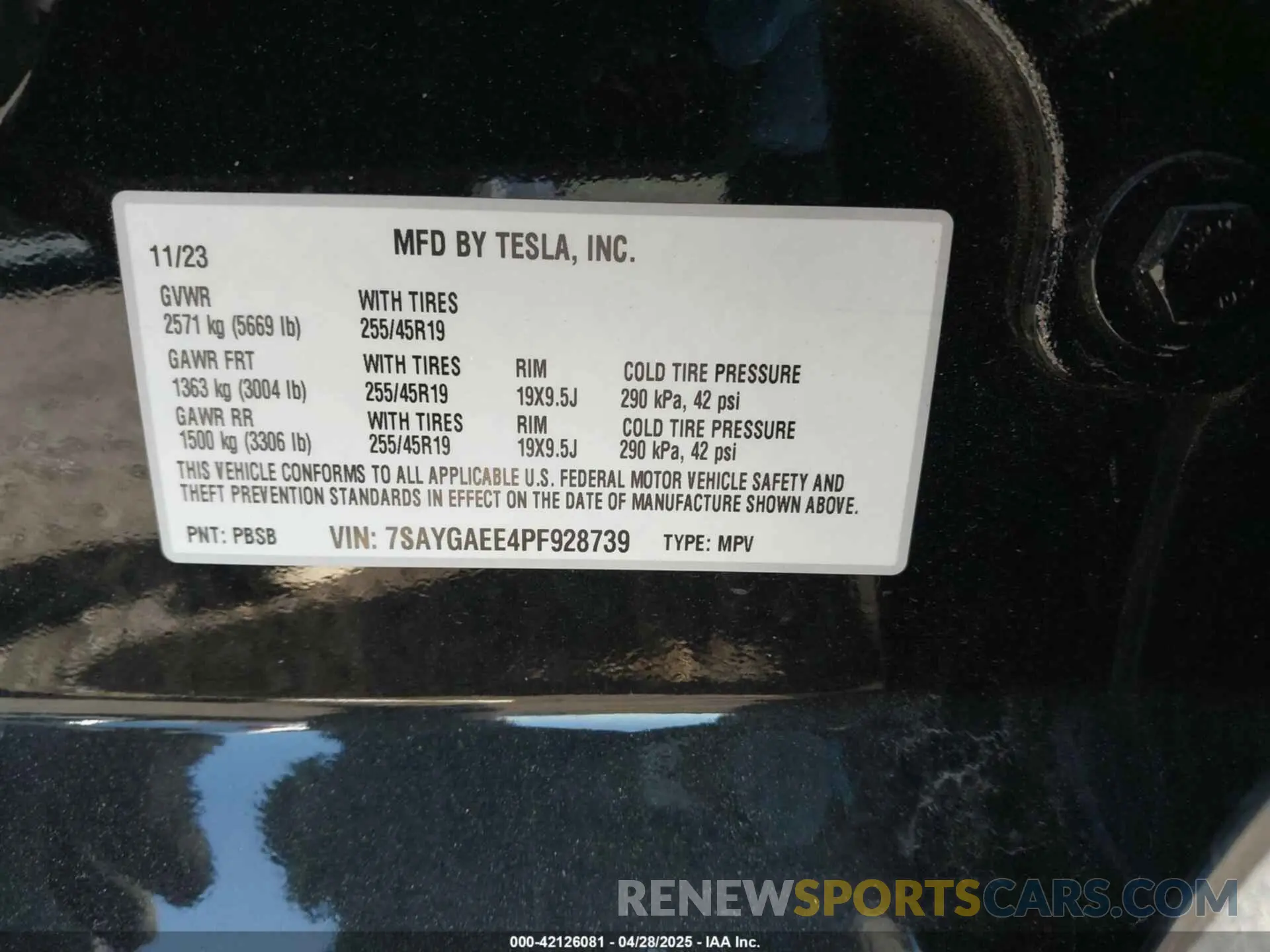 9 Photograph of a damaged car 7SAYGAEE4PF928739 TESLA MODEL Y 2023