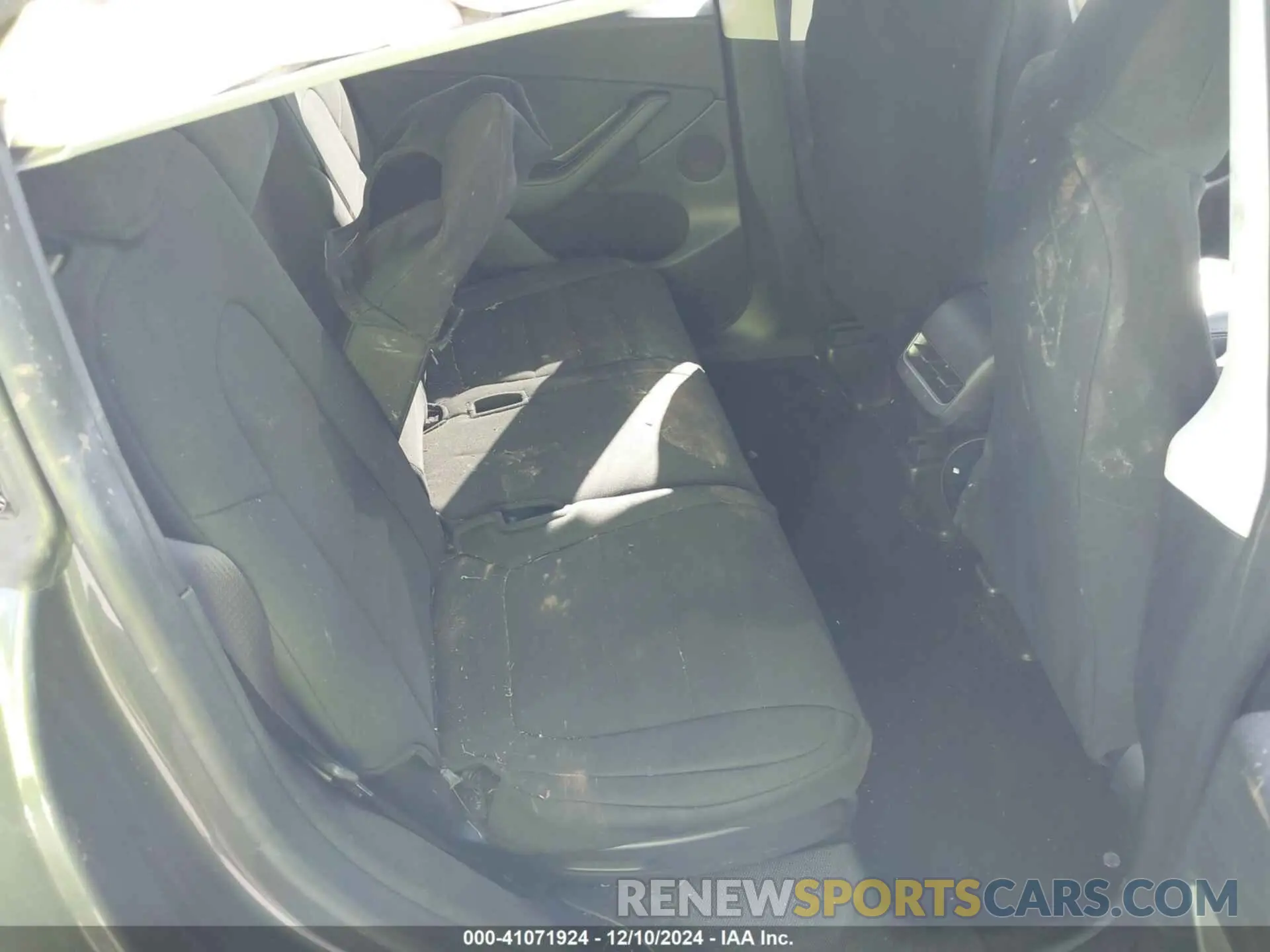 8 Photograph of a damaged car 7SAYGAEE4PF945847 TESLA MODEL Y 2023