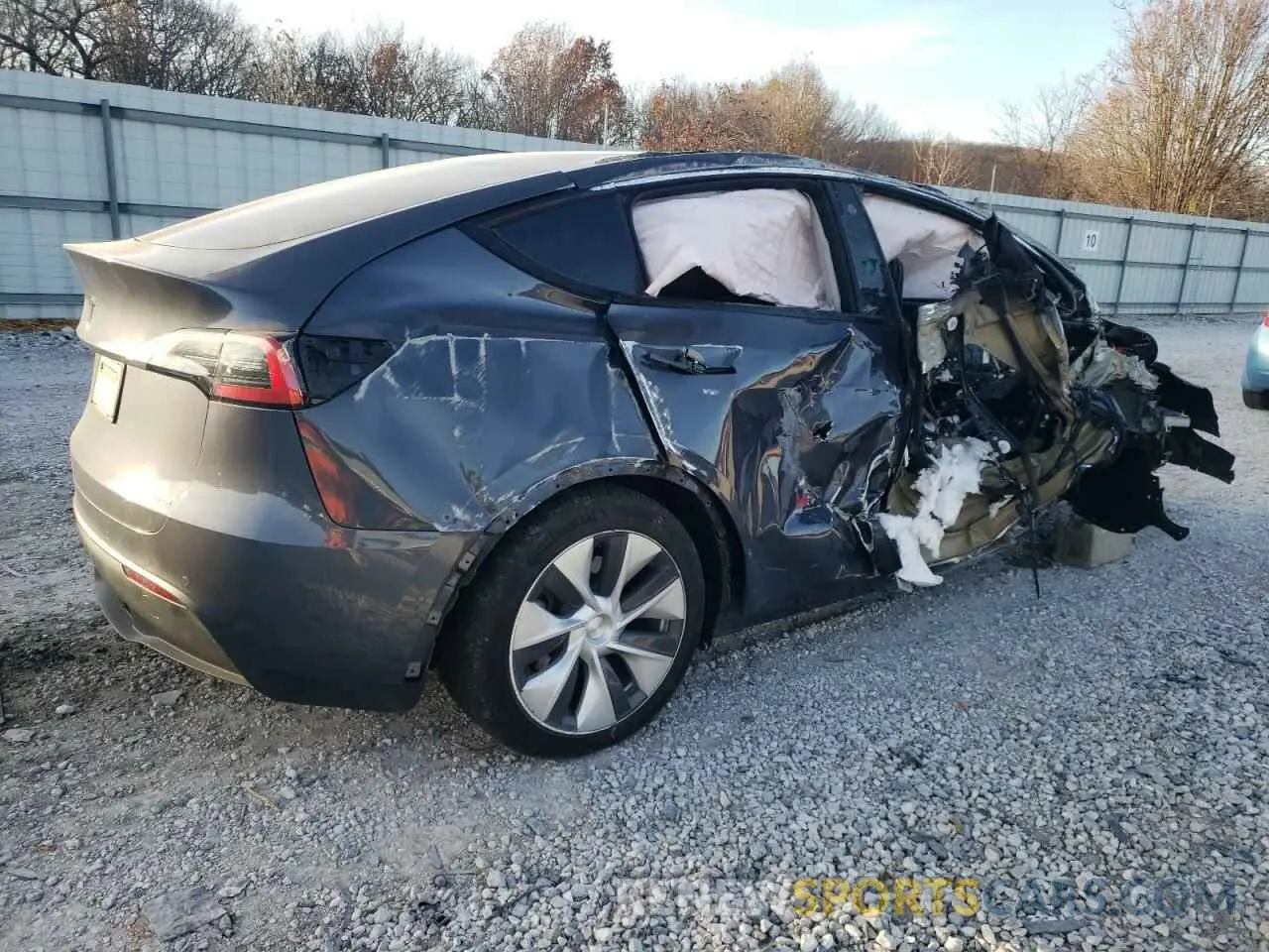3 Photograph of a damaged car 7SAYGAEE5PF588999 TESLA MODEL Y 2023