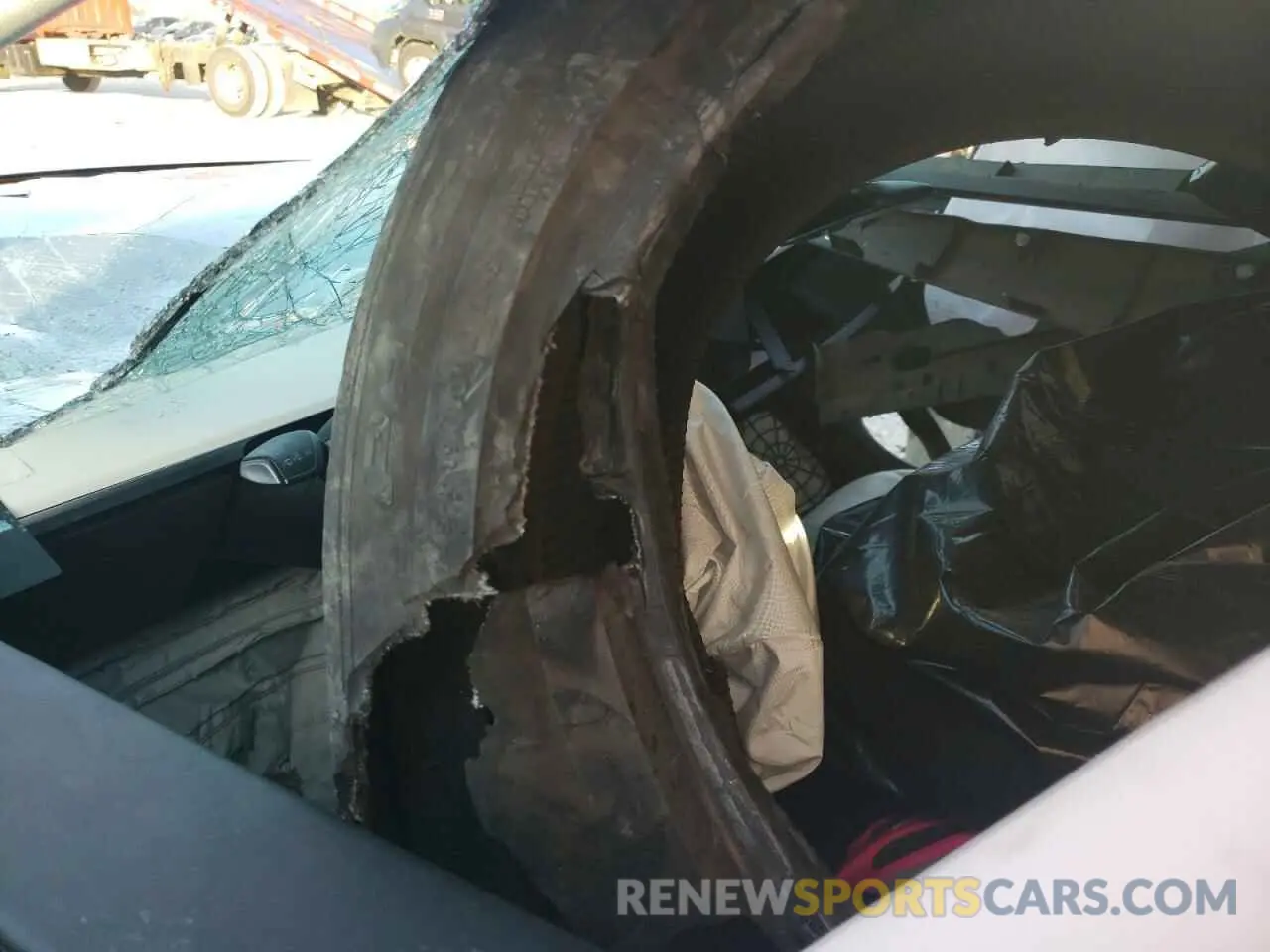 9 Photograph of a damaged car 7SAYGAEE5PF588999 TESLA MODEL Y 2023
