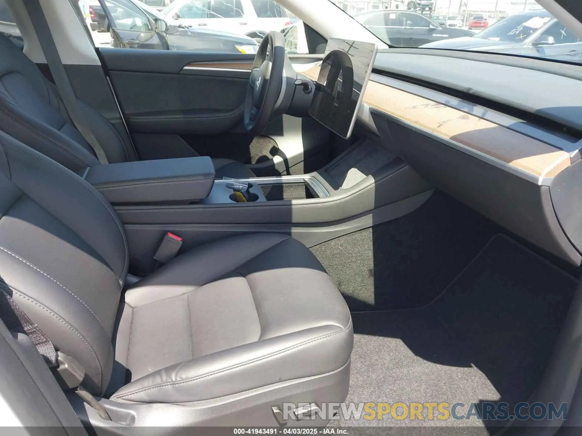 5 Photograph of a damaged car 7SAYGAEE5PF855834 TESLA MODEL Y 2023