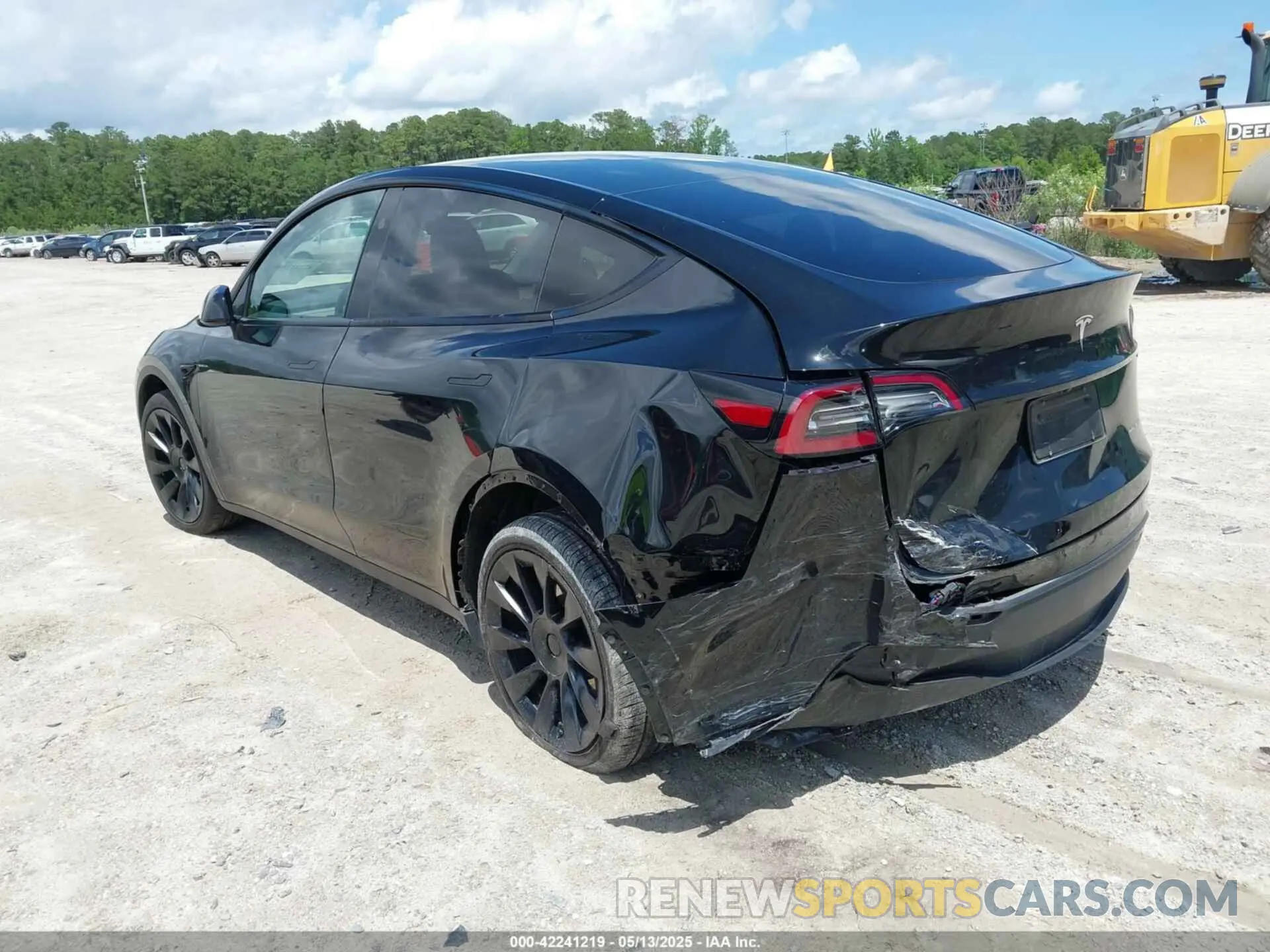3 Photograph of a damaged car 7SAYGAEE5PF878157 TESLA MODEL Y 2023