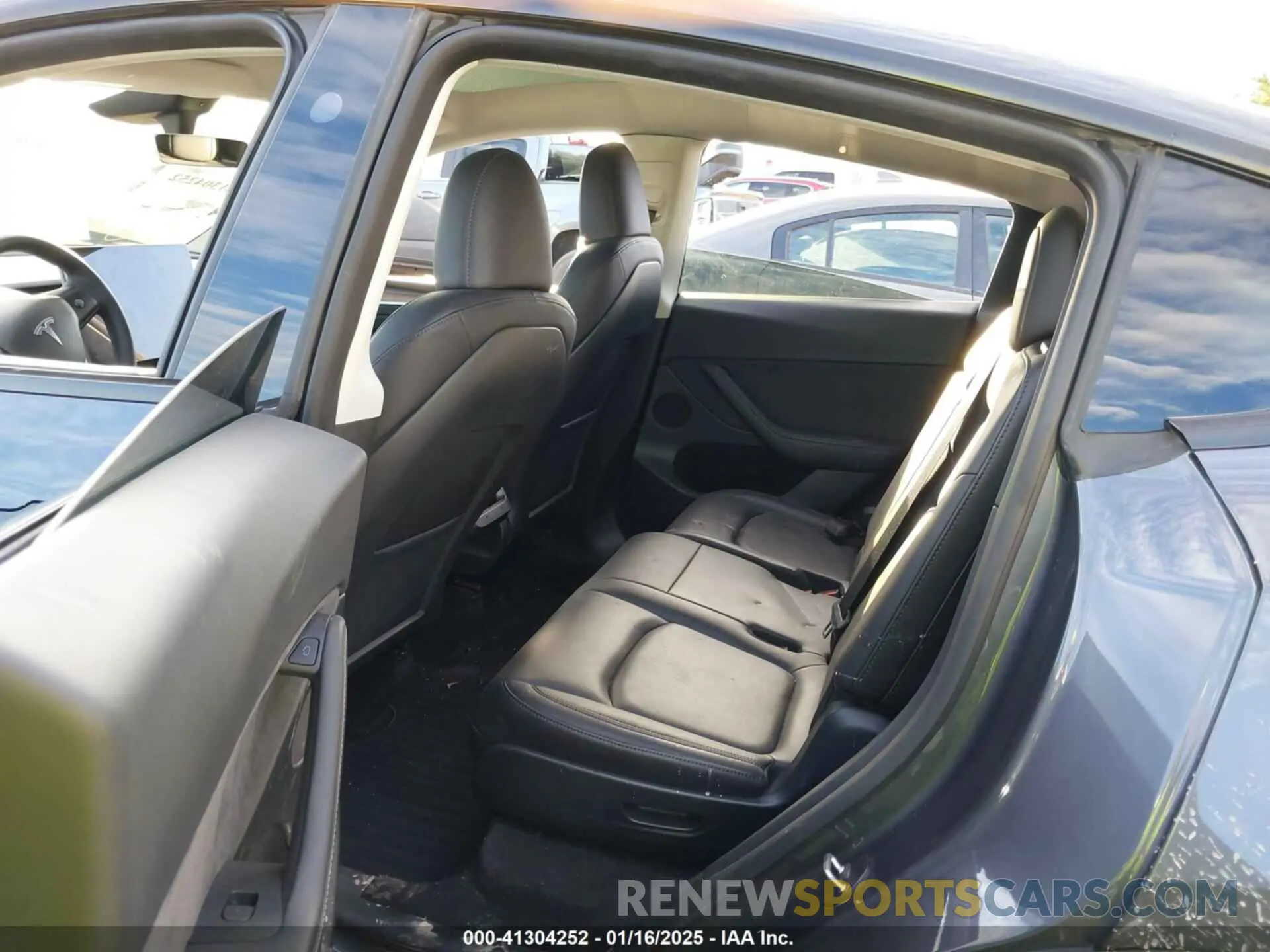 8 Photograph of a damaged car 7SAYGAEE5PF895329 TESLA MODEL Y 2023