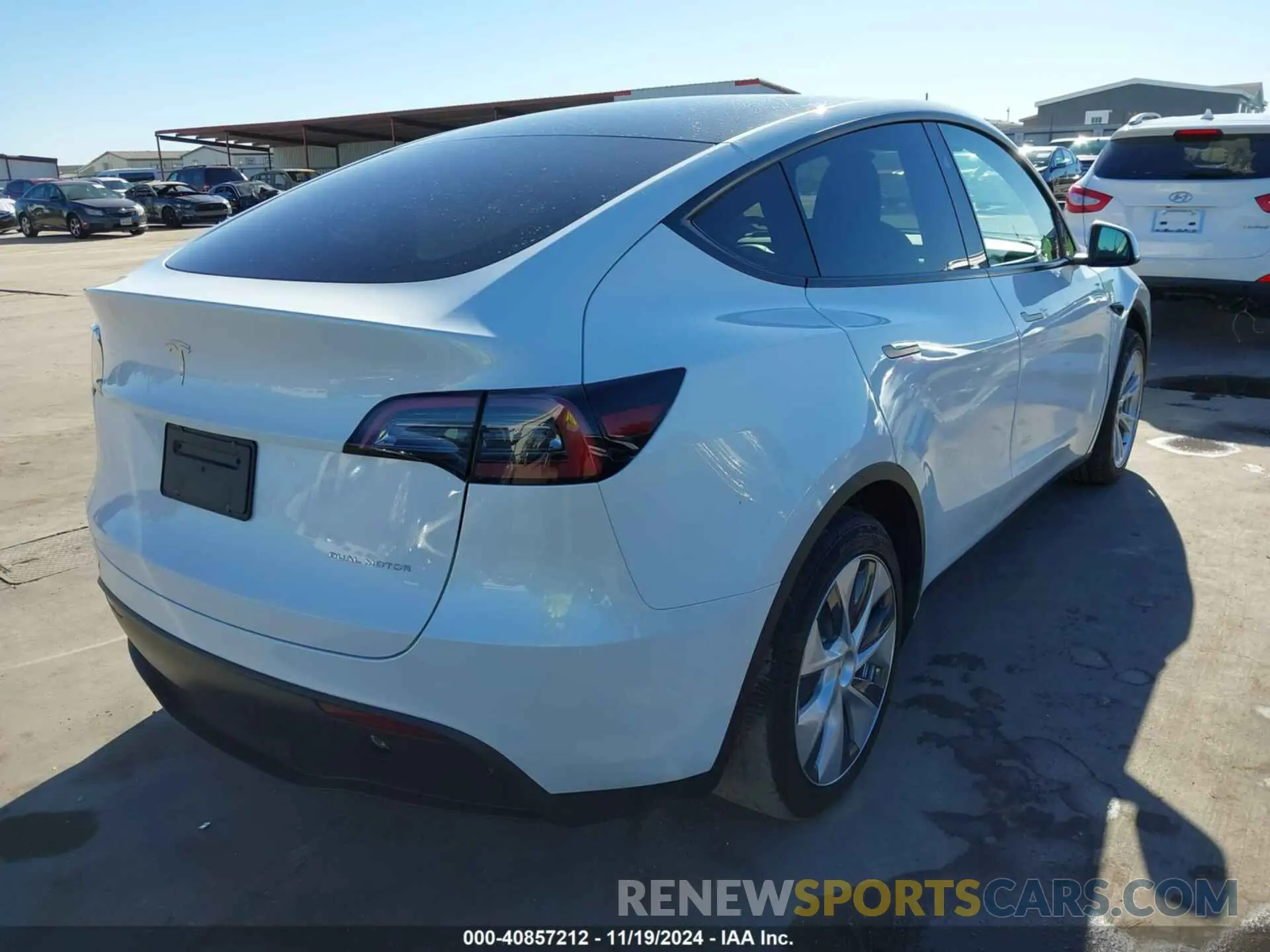 4 Photograph of a damaged car 7SAYGAEE5PF904904 TESLA MODEL Y 2023