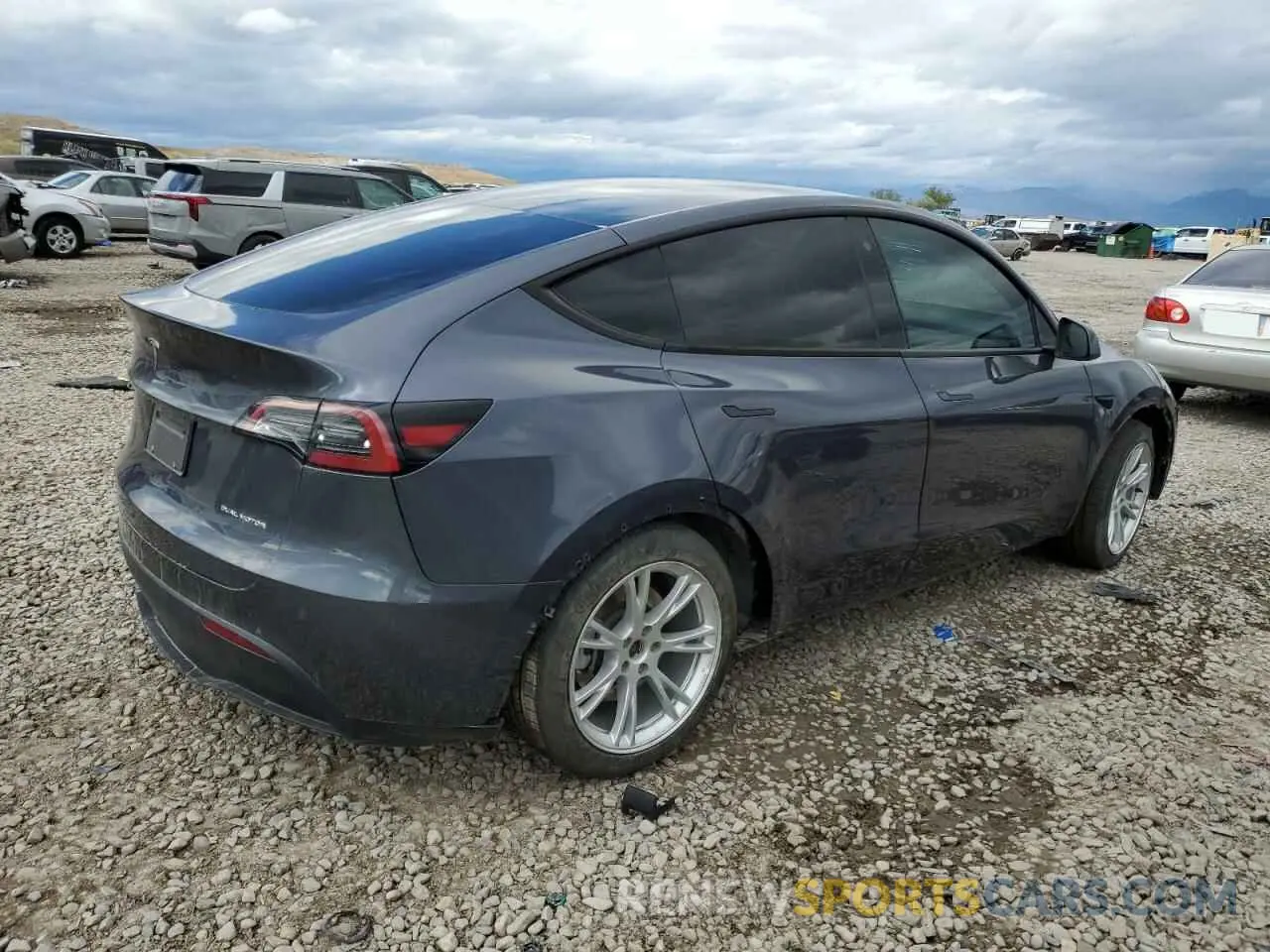 3 Photograph of a damaged car 7SAYGAEE6PF692711 TESLA MODEL Y 2023
