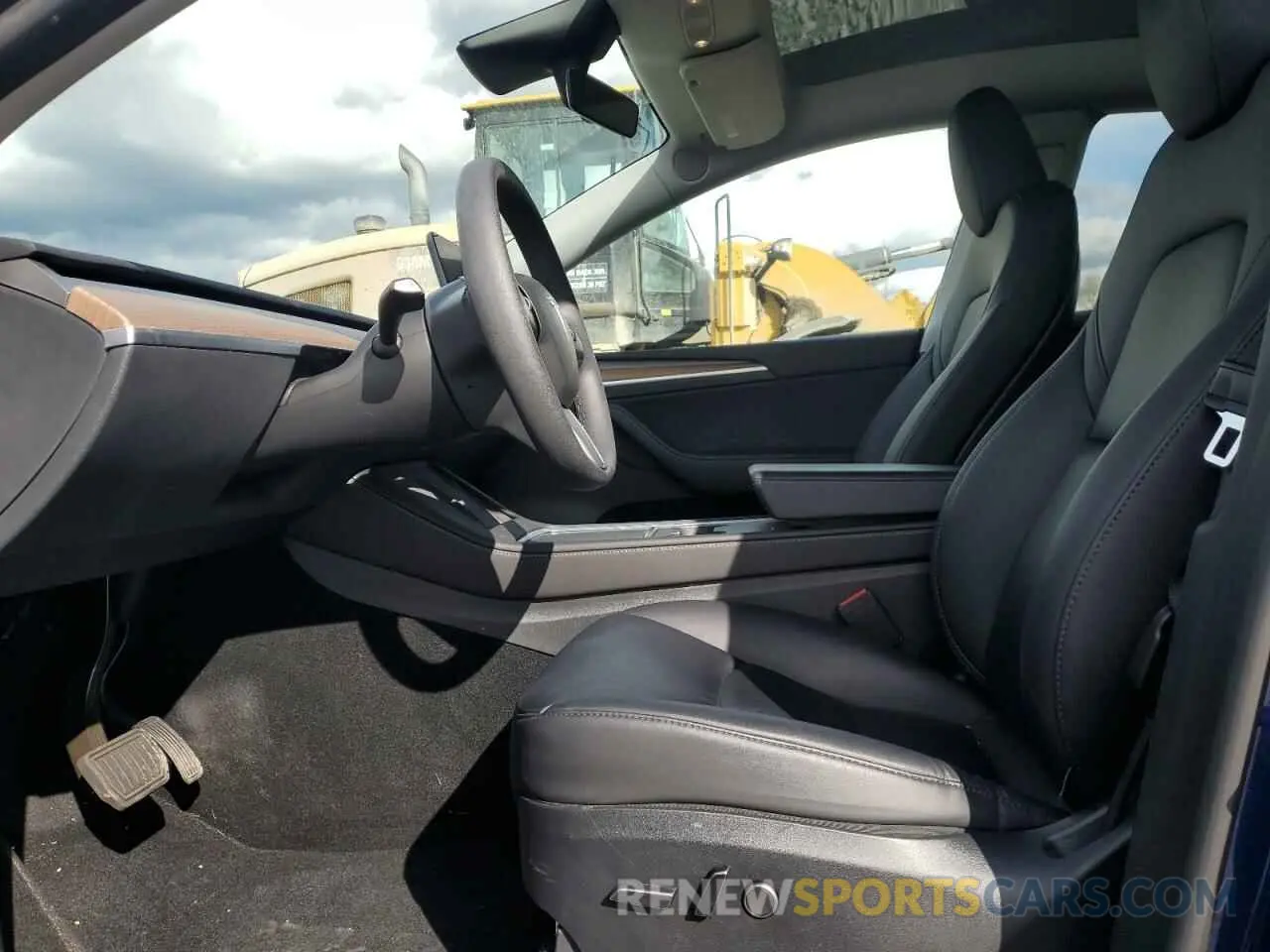 7 Photograph of a damaged car 7SAYGAEE6PF738621 TESLA MODEL Y 2023