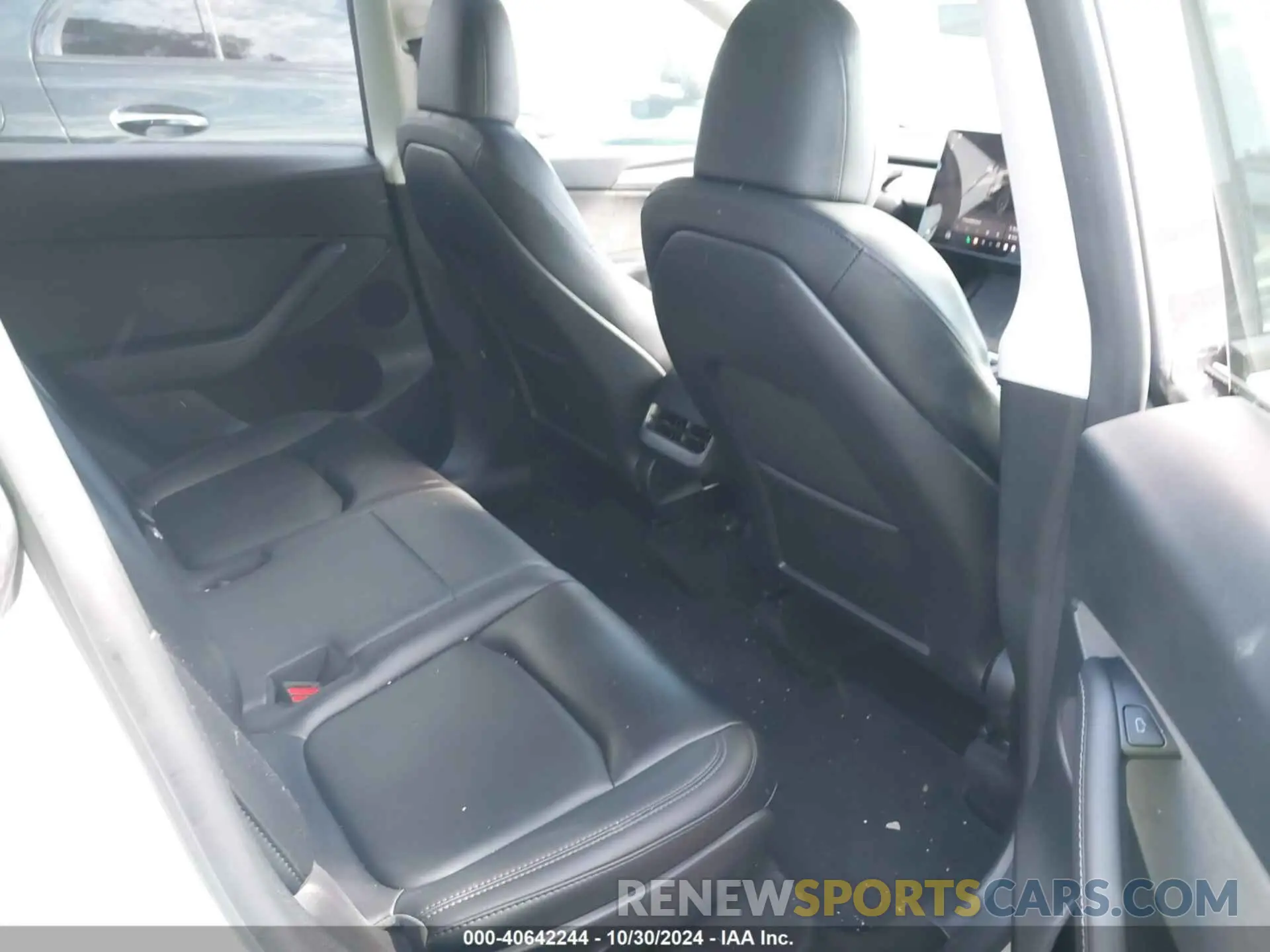 8 Photograph of a damaged car 7SAYGAEE6PF769769 TESLA MODEL Y 2023