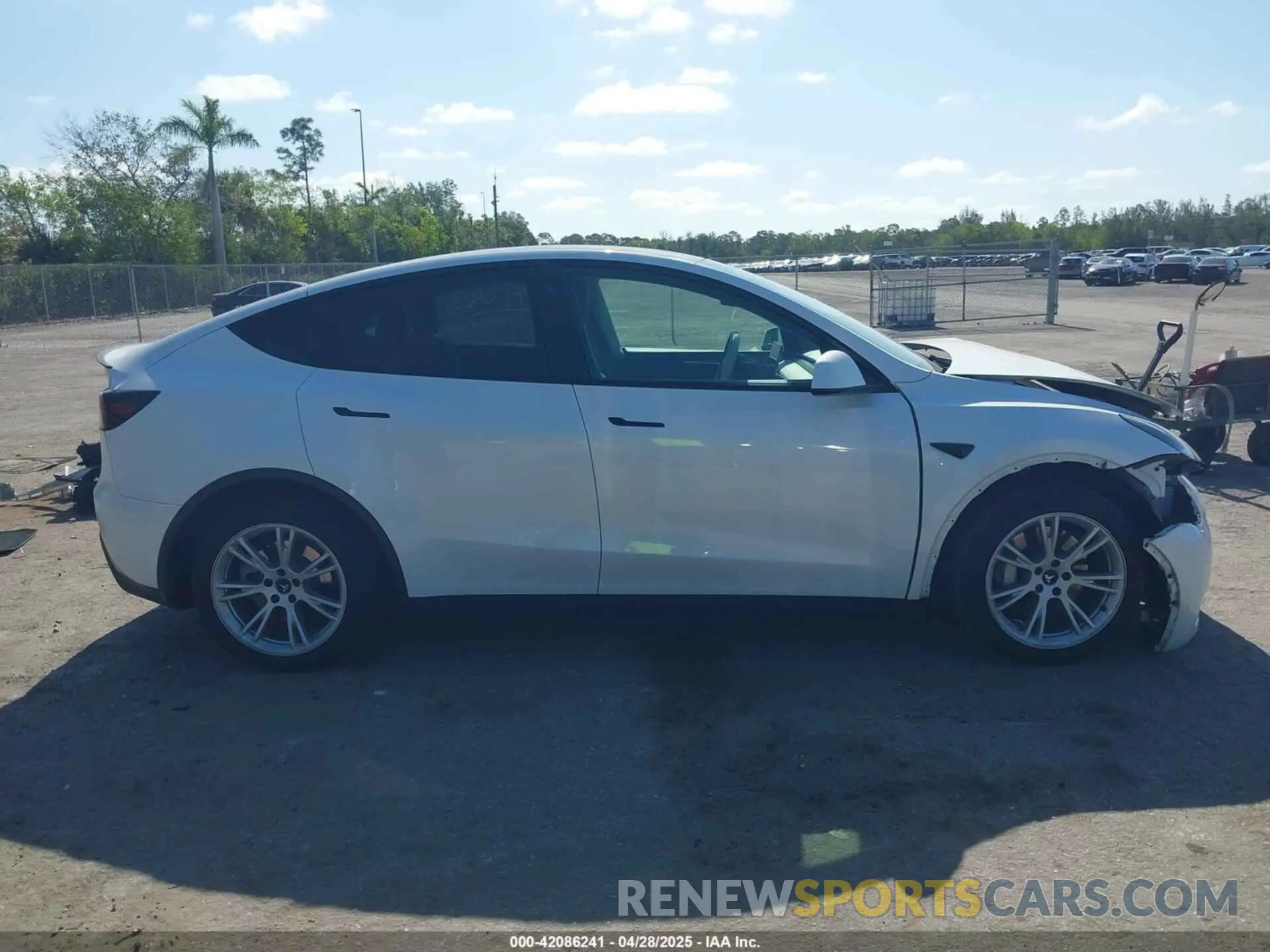 14 Photograph of a damaged car 7SAYGAEE7PF588681 TESLA MODEL Y 2023