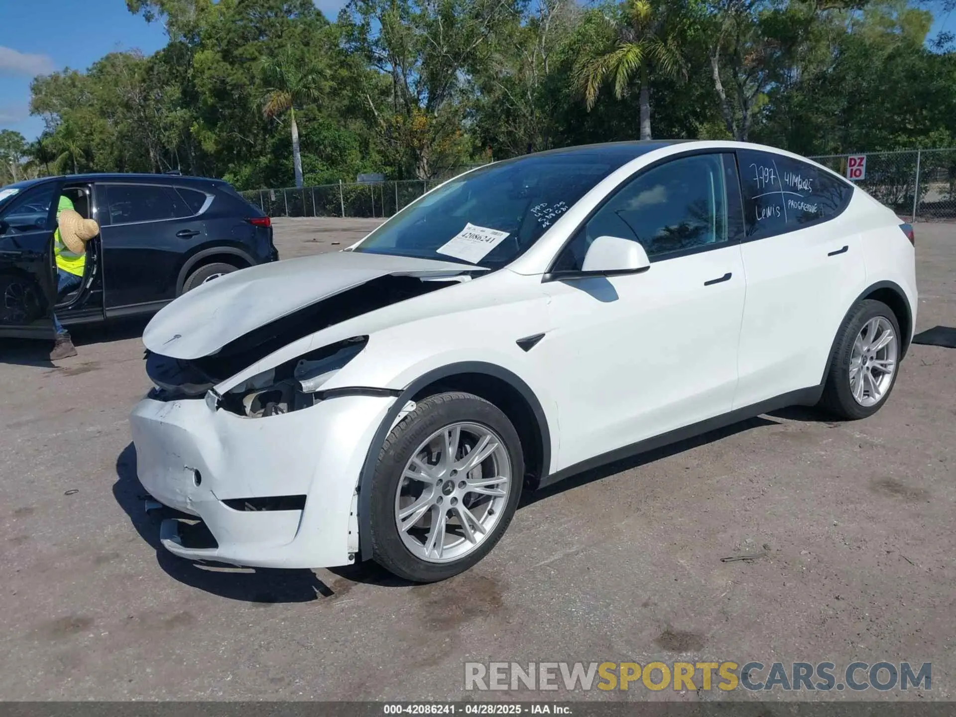 2 Photograph of a damaged car 7SAYGAEE7PF588681 TESLA MODEL Y 2023