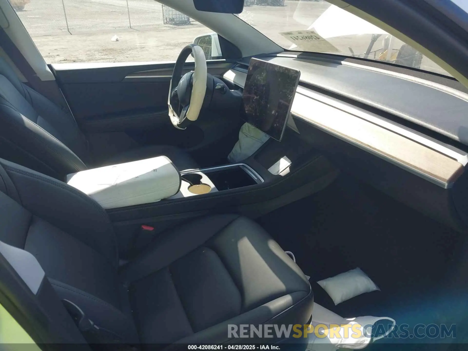 5 Photograph of a damaged car 7SAYGAEE7PF588681 TESLA MODEL Y 2023