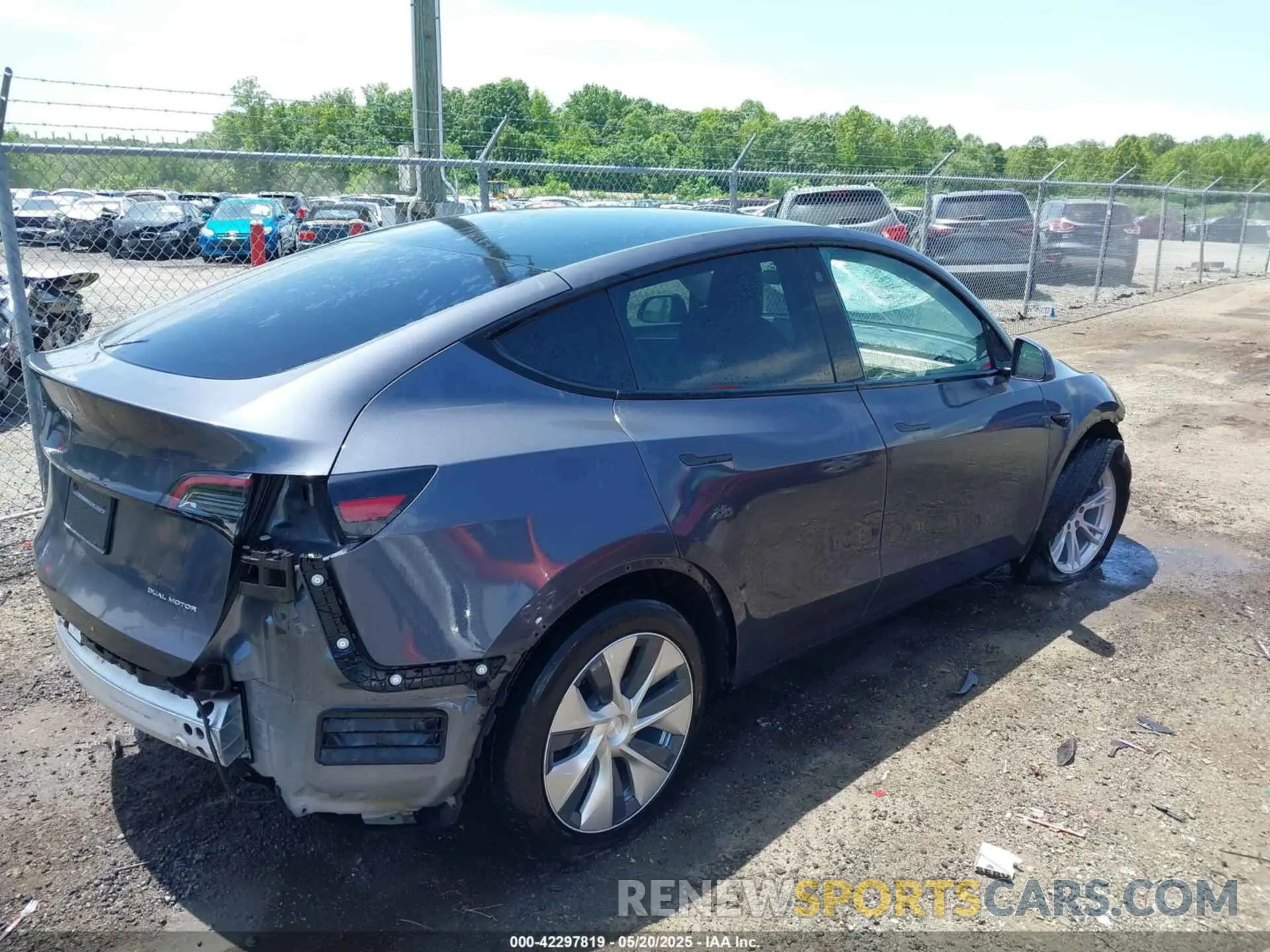 4 Фотография поврежденного автомобиля 7SAYGAEE7PF615751 TESLA MODEL Y 2023