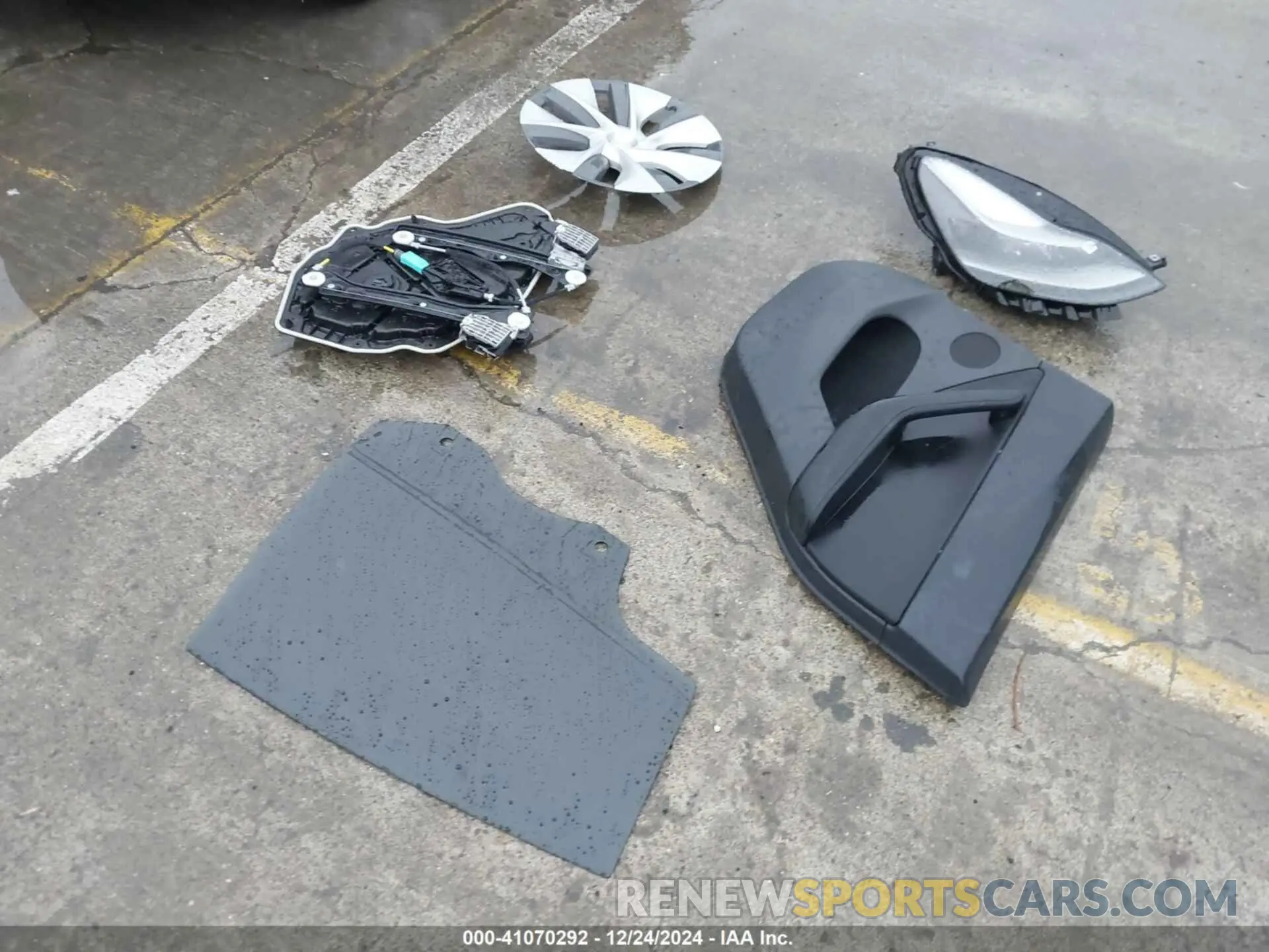 12 Photograph of a damaged car 7SAYGAEE7PF623932 TESLA MODEL Y 2023