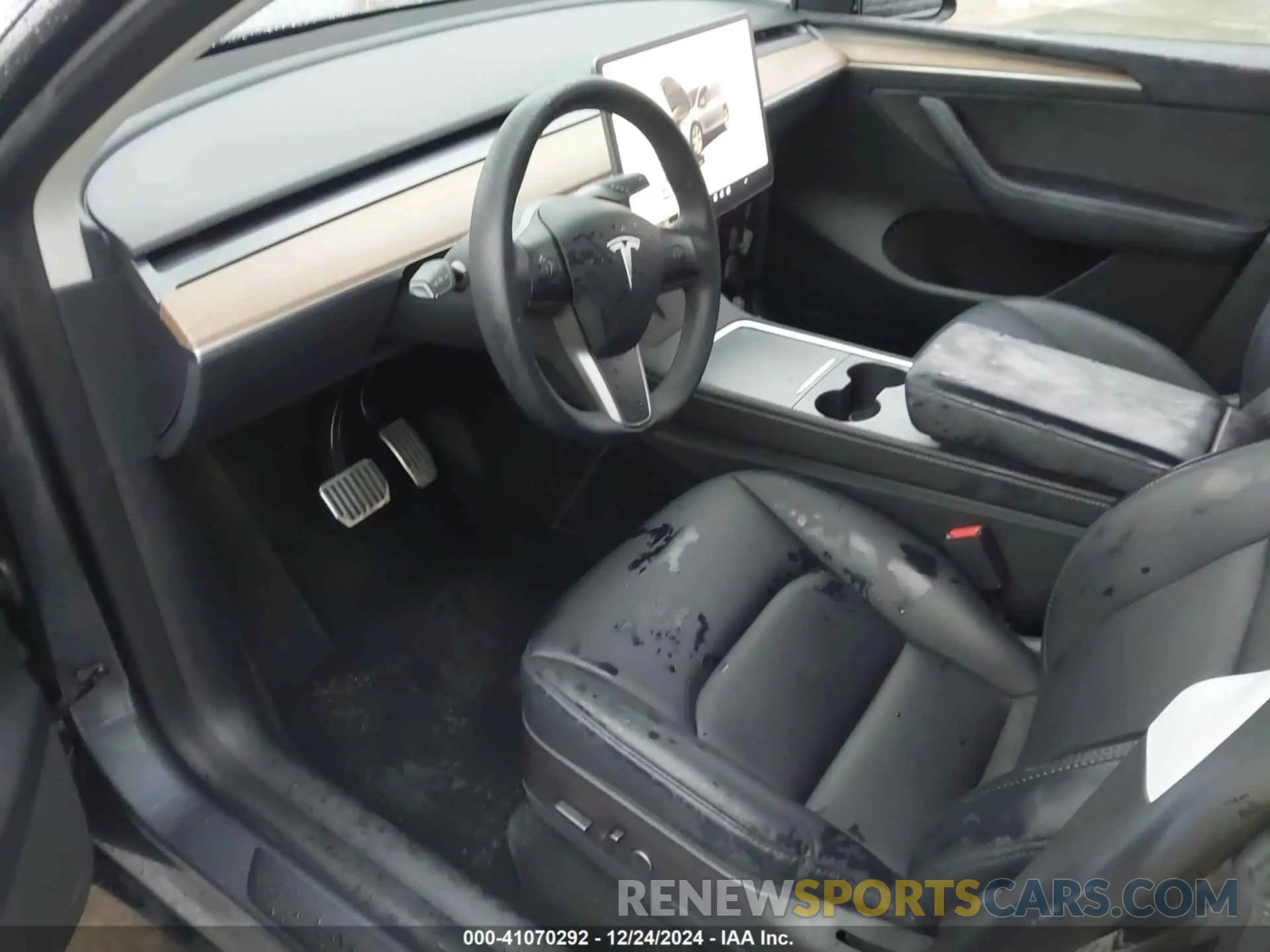 5 Photograph of a damaged car 7SAYGAEE7PF623932 TESLA MODEL Y 2023