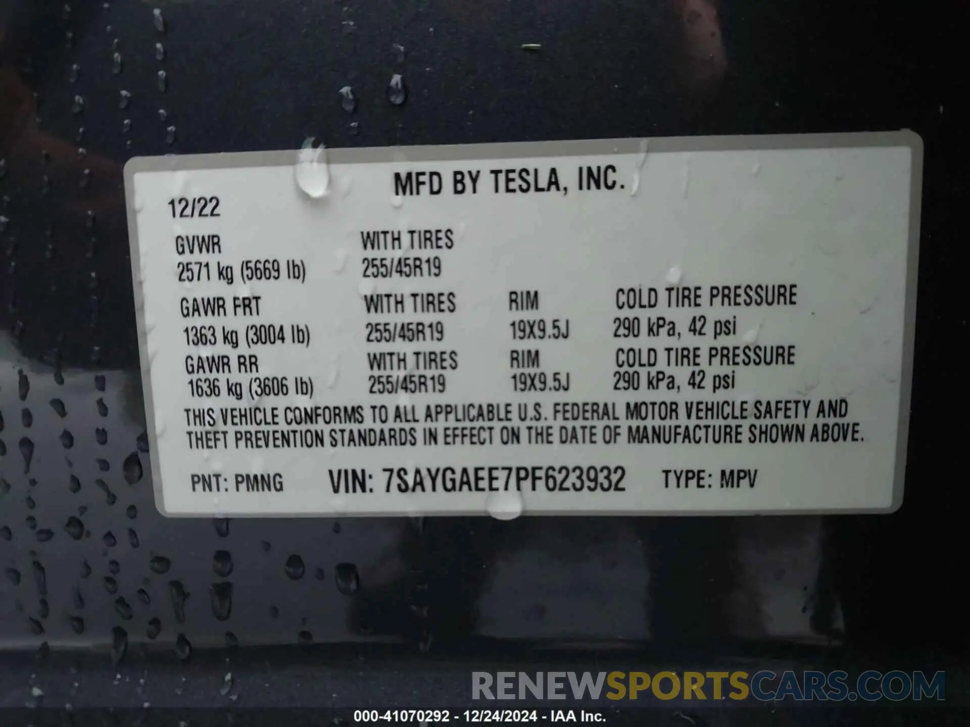 9 Photograph of a damaged car 7SAYGAEE7PF623932 TESLA MODEL Y 2023