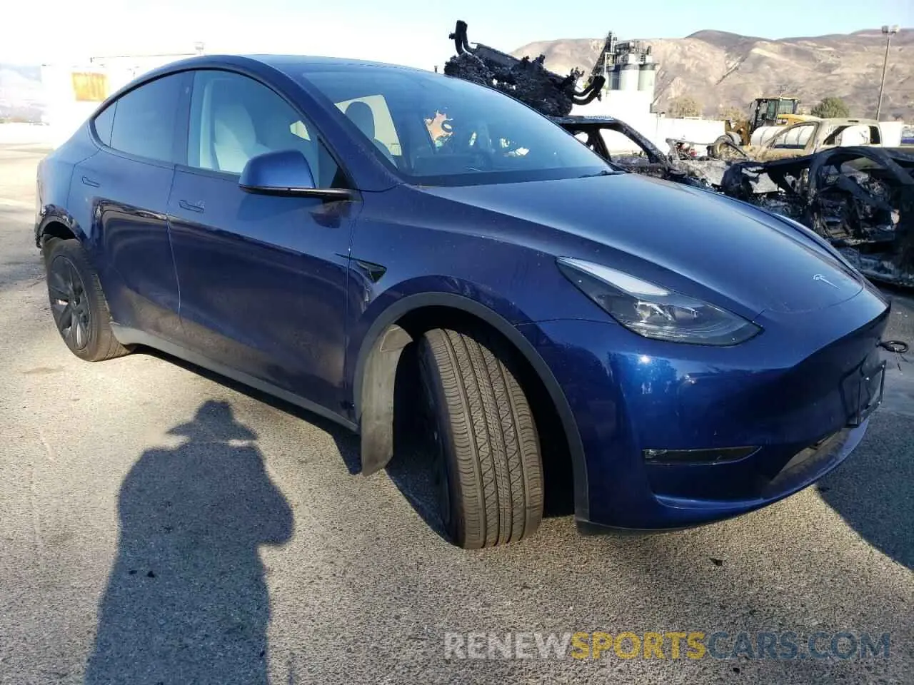 4 Photograph of a damaged car 7SAYGAEE7PF662911 TESLA MODEL Y 2023