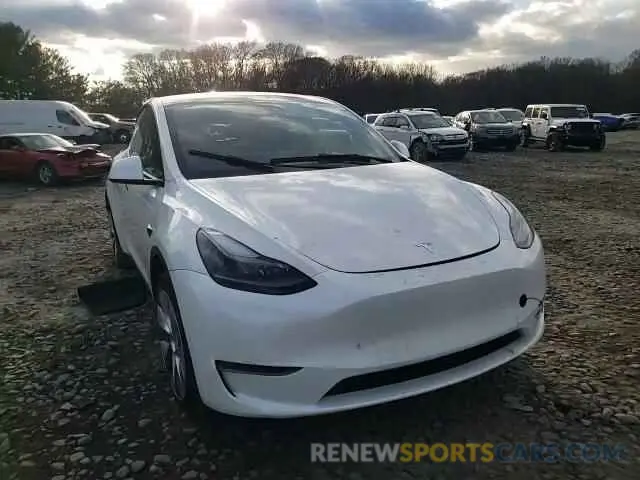 10 Photograph of a damaged car 7SAYGAEE7PF749059 TESLA MODEL Y 2023