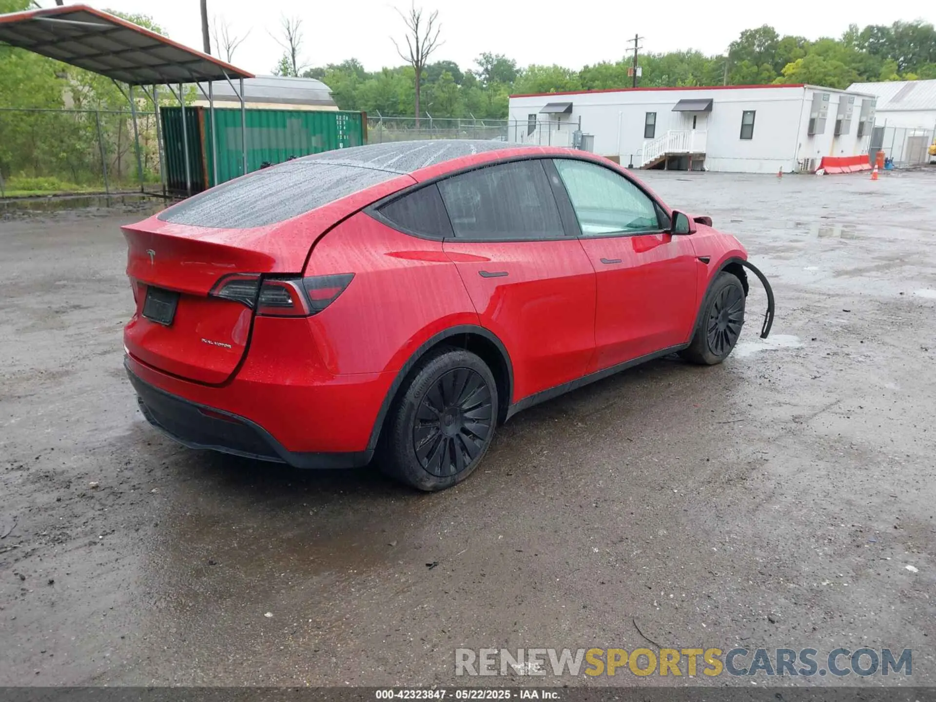 4 Photograph of a damaged car 7SAYGAEE7PF800978 TESLA MODEL Y 2023