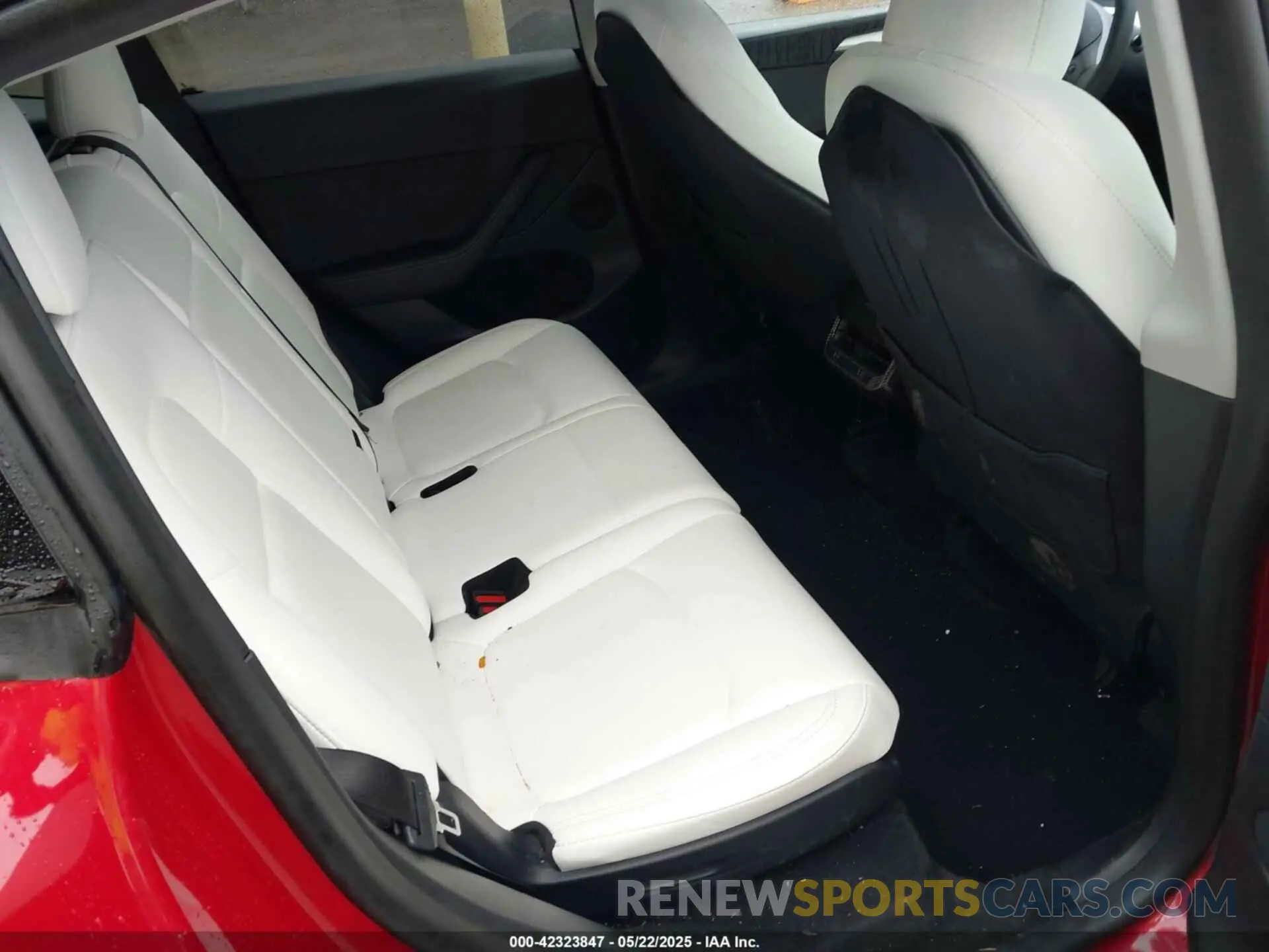 8 Photograph of a damaged car 7SAYGAEE7PF800978 TESLA MODEL Y 2023