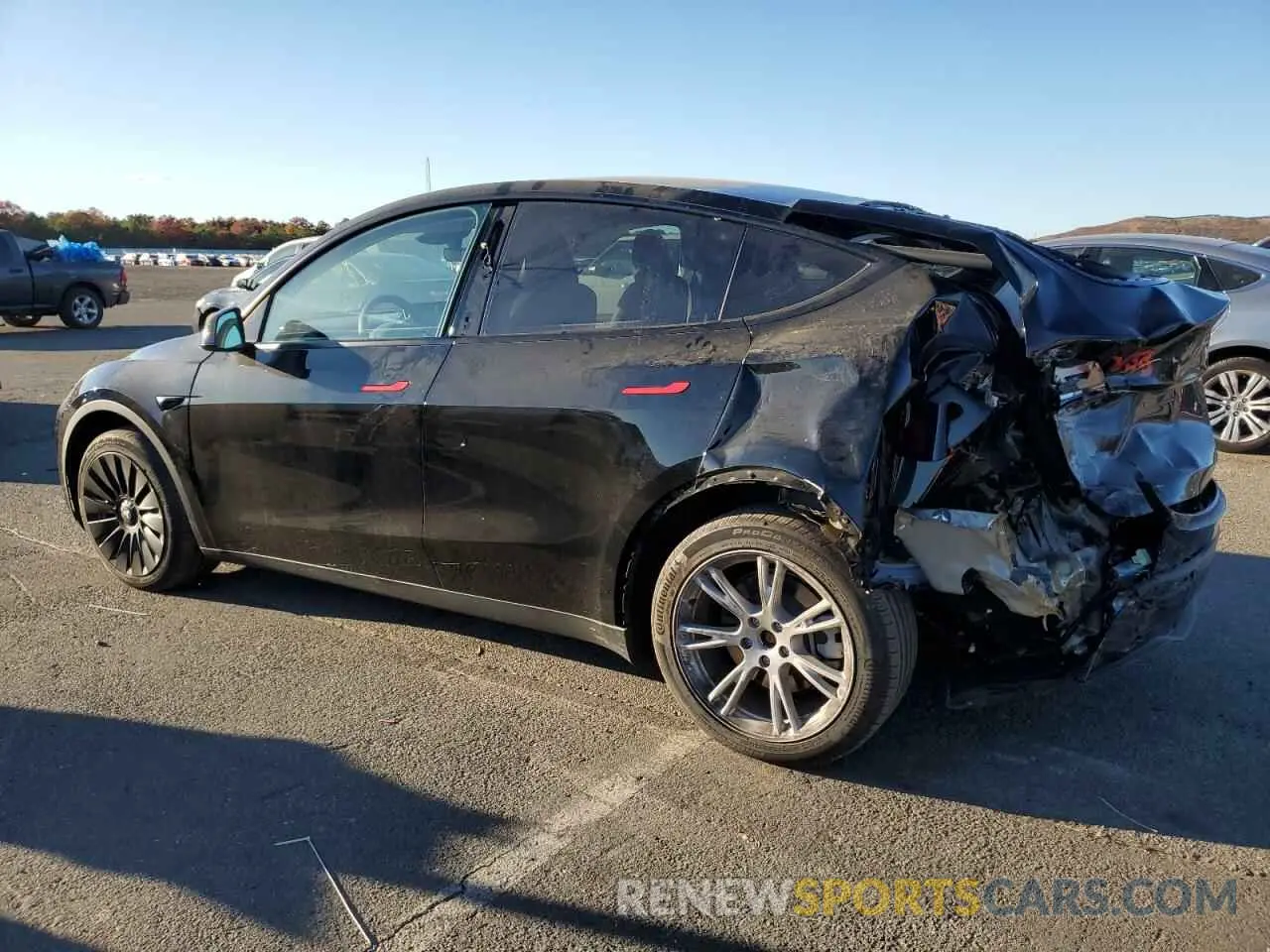 2 Photograph of a damaged car 7SAYGAEE7PF896899 TESLA MODEL Y 2023