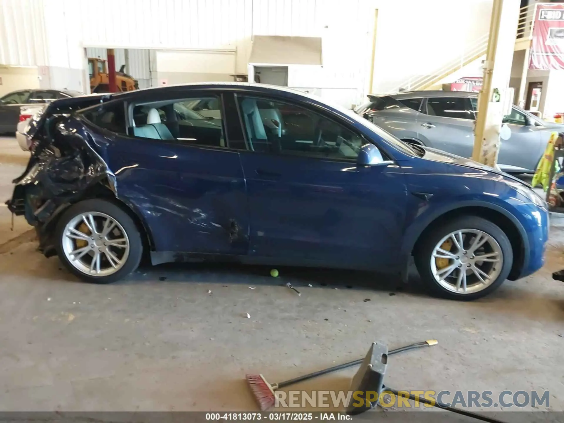 14 Фотография поврежденного автомобиля 7SAYGAEE8PF661220 TESLA MODEL Y 2023