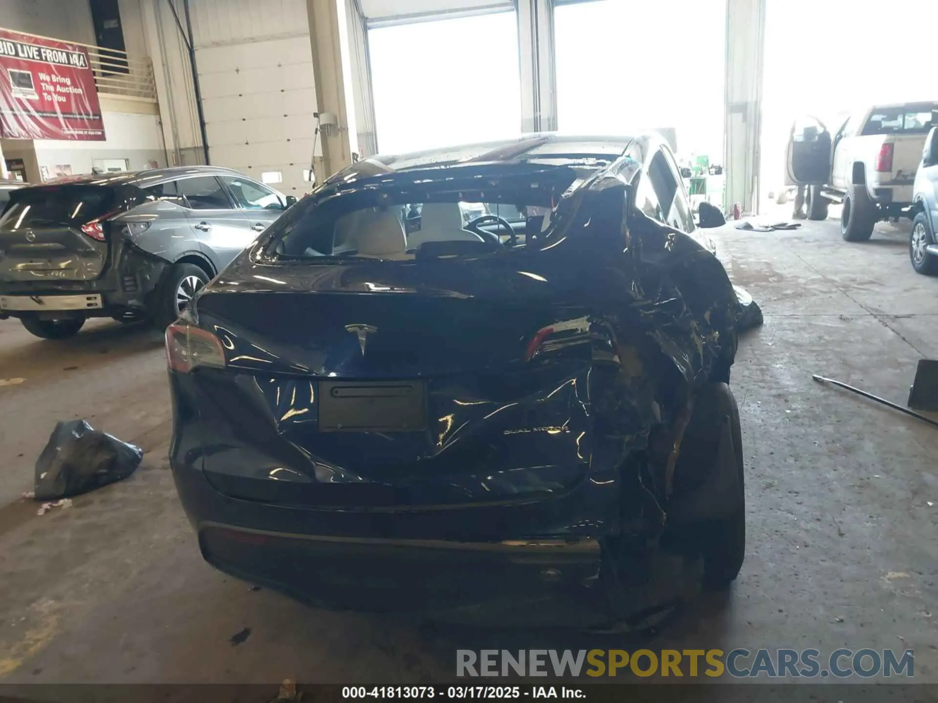 17 Фотография поврежденного автомобиля 7SAYGAEE8PF661220 TESLA MODEL Y 2023