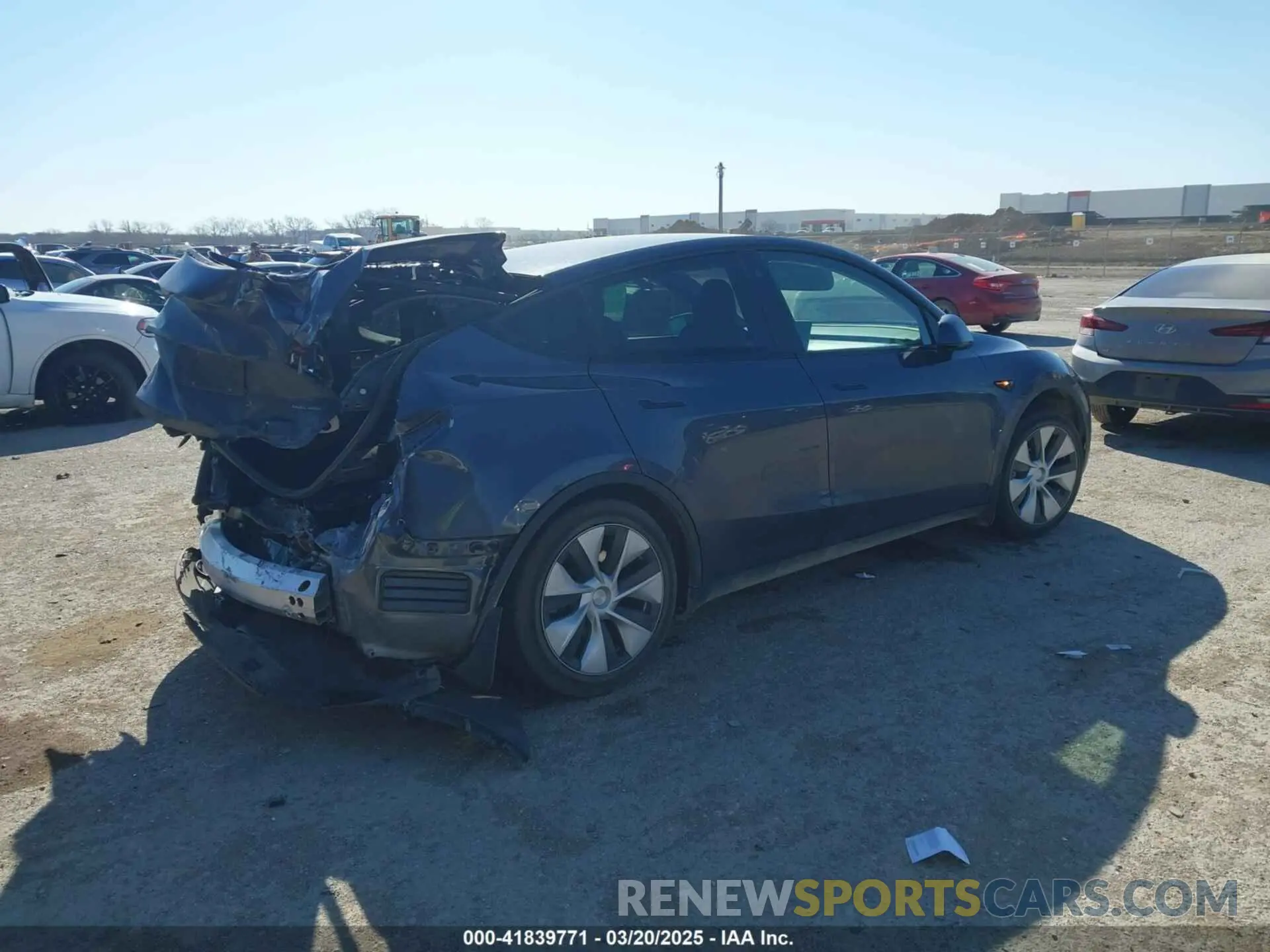 4 Photograph of a damaged car 7SAYGAEE8PF667728 TESLA MODEL Y 2023