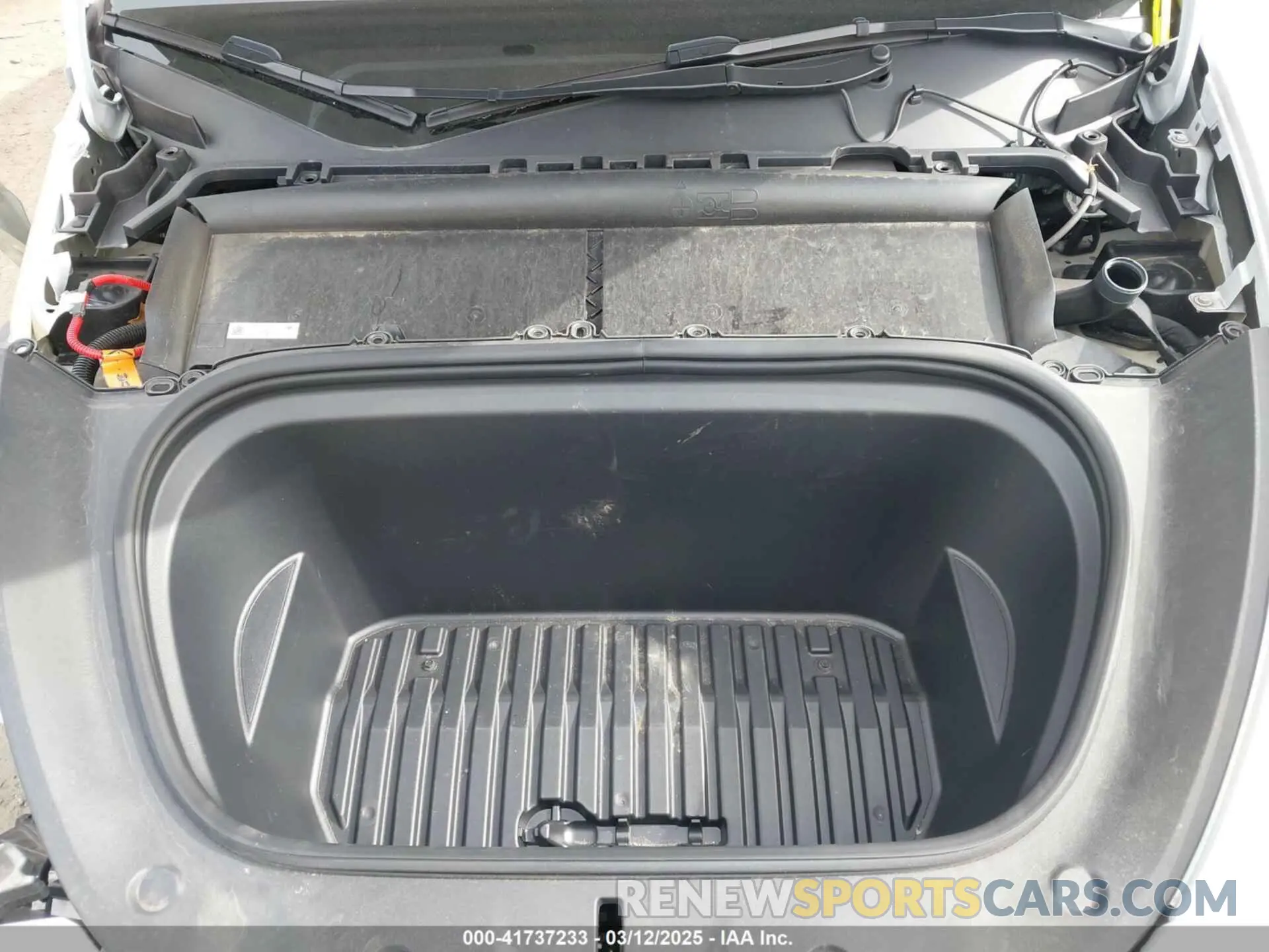 10 Photograph of a damaged car 7SAYGAEE8PF792969 TESLA MODEL Y 2023
