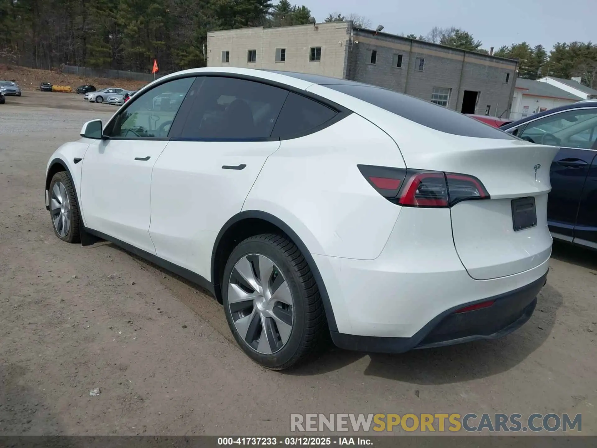 3 Photograph of a damaged car 7SAYGAEE8PF792969 TESLA MODEL Y 2023