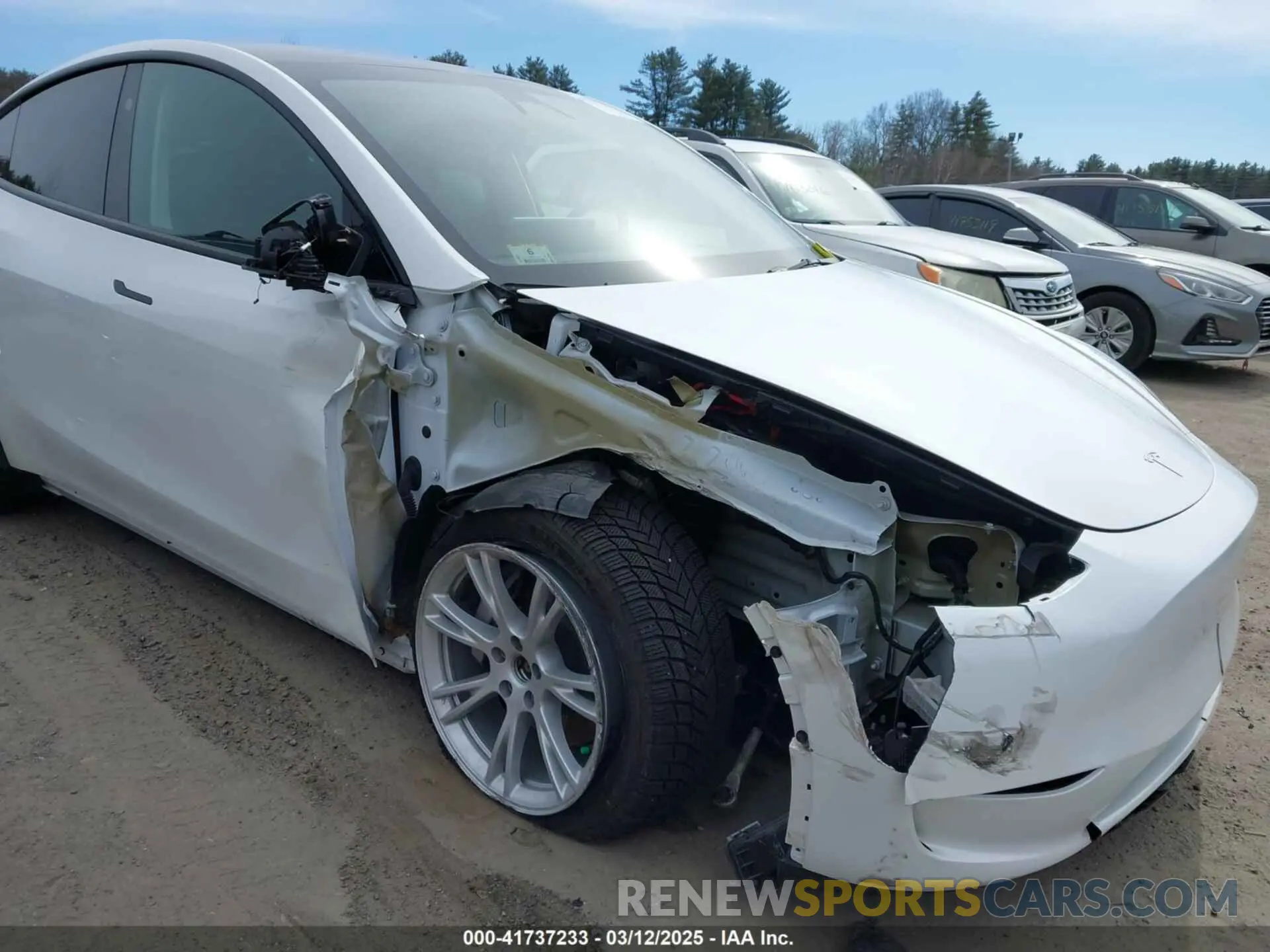 6 Photograph of a damaged car 7SAYGAEE8PF792969 TESLA MODEL Y 2023