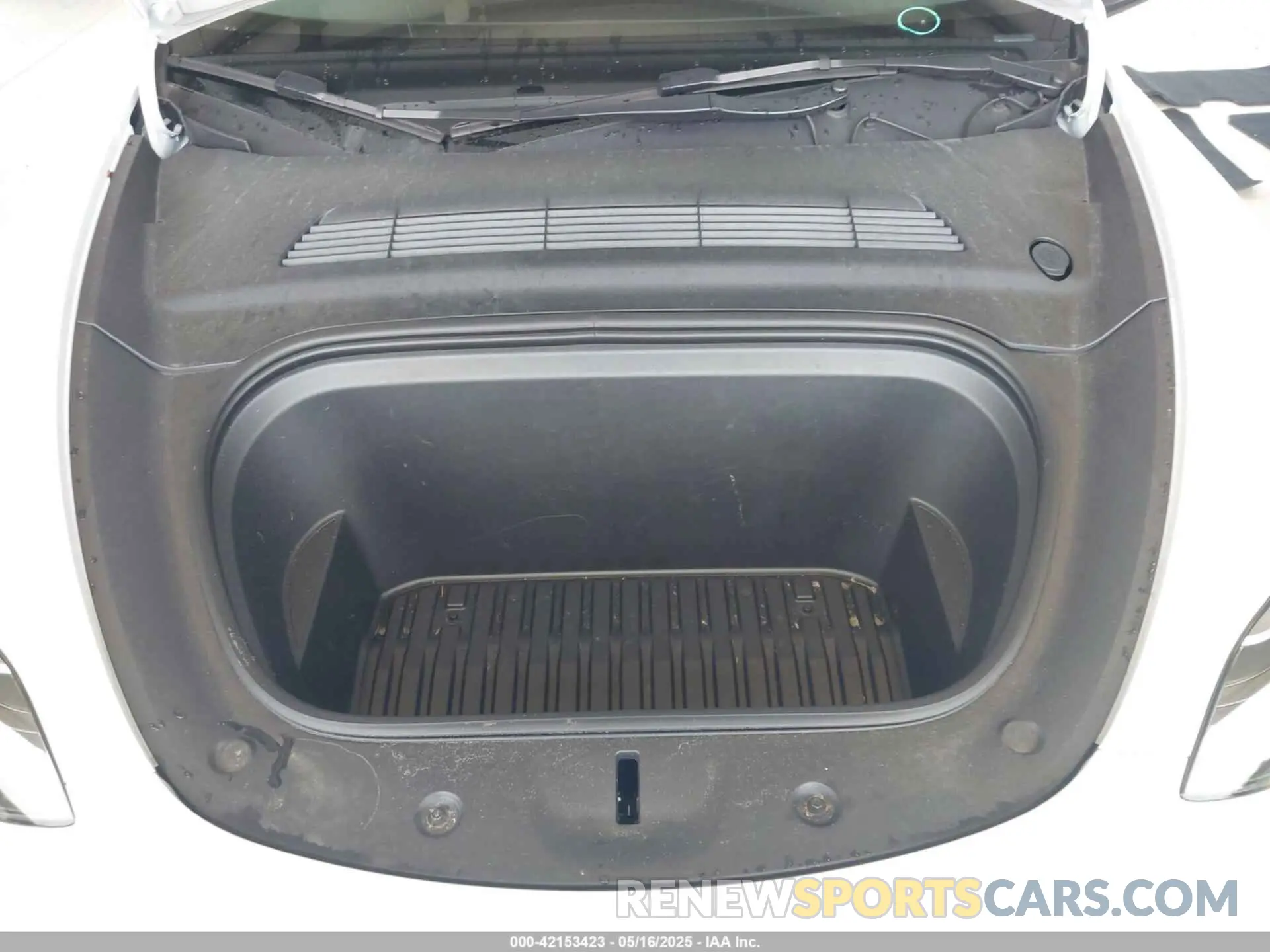 10 Photograph of a damaged car 7SAYGAEE8PF809009 TESLA MODEL Y 2023