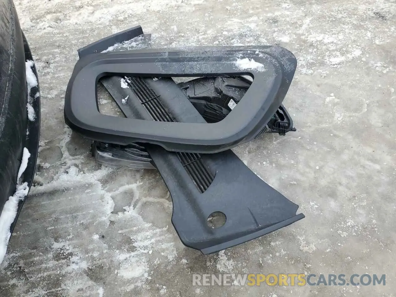13 Photograph of a damaged car 7SAYGAEE8PF895261 TESLA MODEL Y 2023