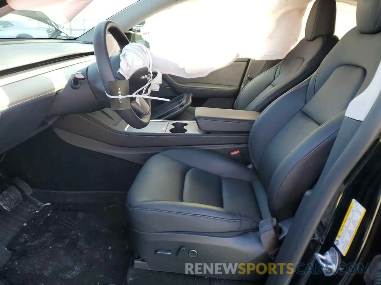 7 Photograph of a damaged car 7SAYGAEE8PF940652 TESLA MODEL Y 2023