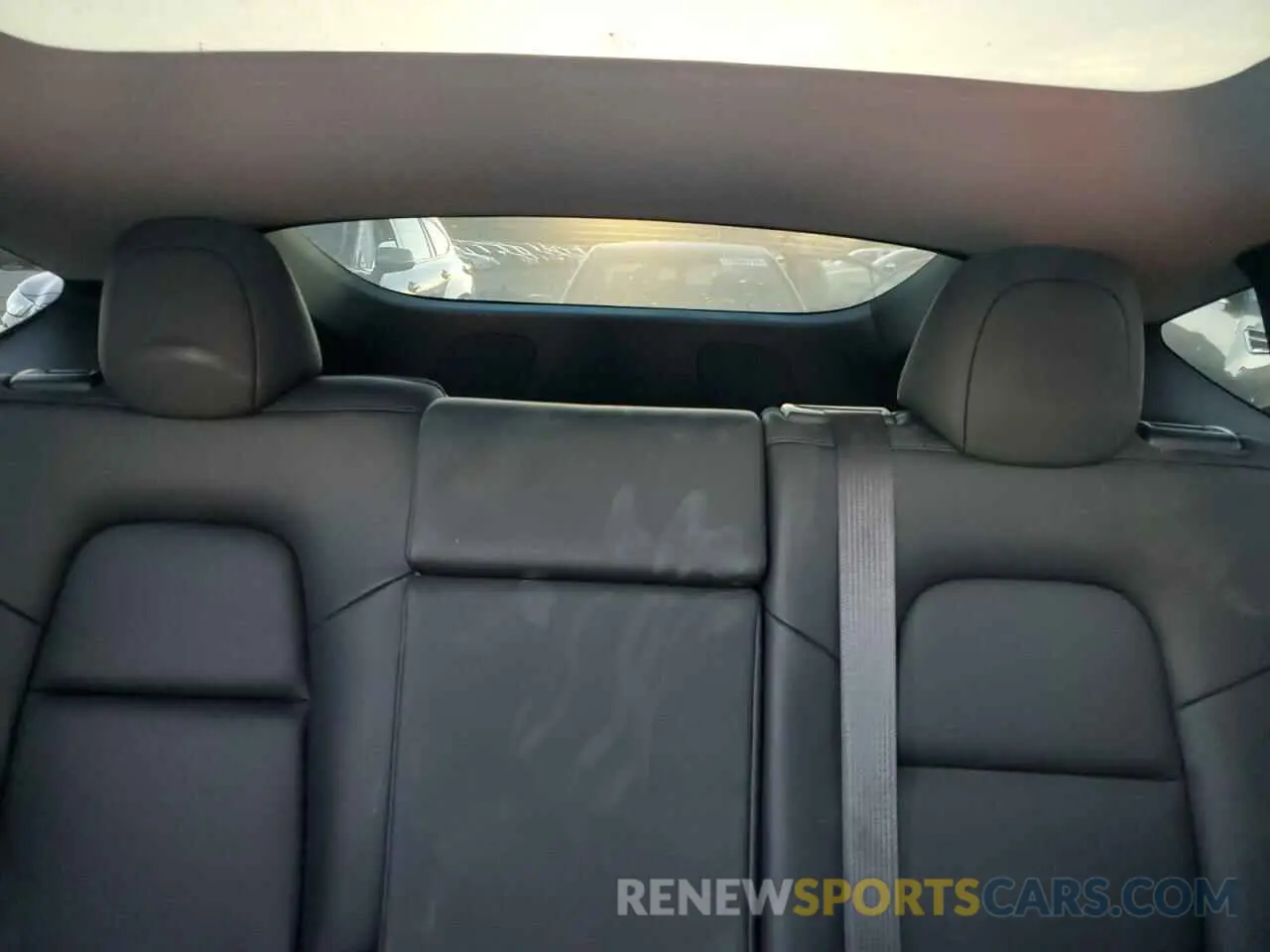 10 Photograph of a damaged car 7SAYGAEE8PF980052 TESLA MODEL Y 2023