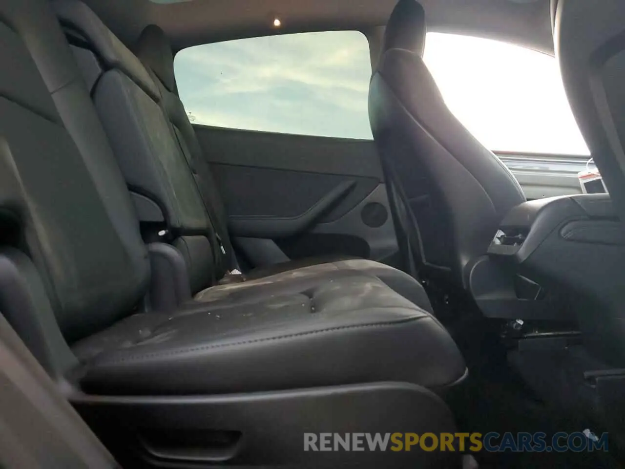 11 Photograph of a damaged car 7SAYGAEE8PF980052 TESLA MODEL Y 2023