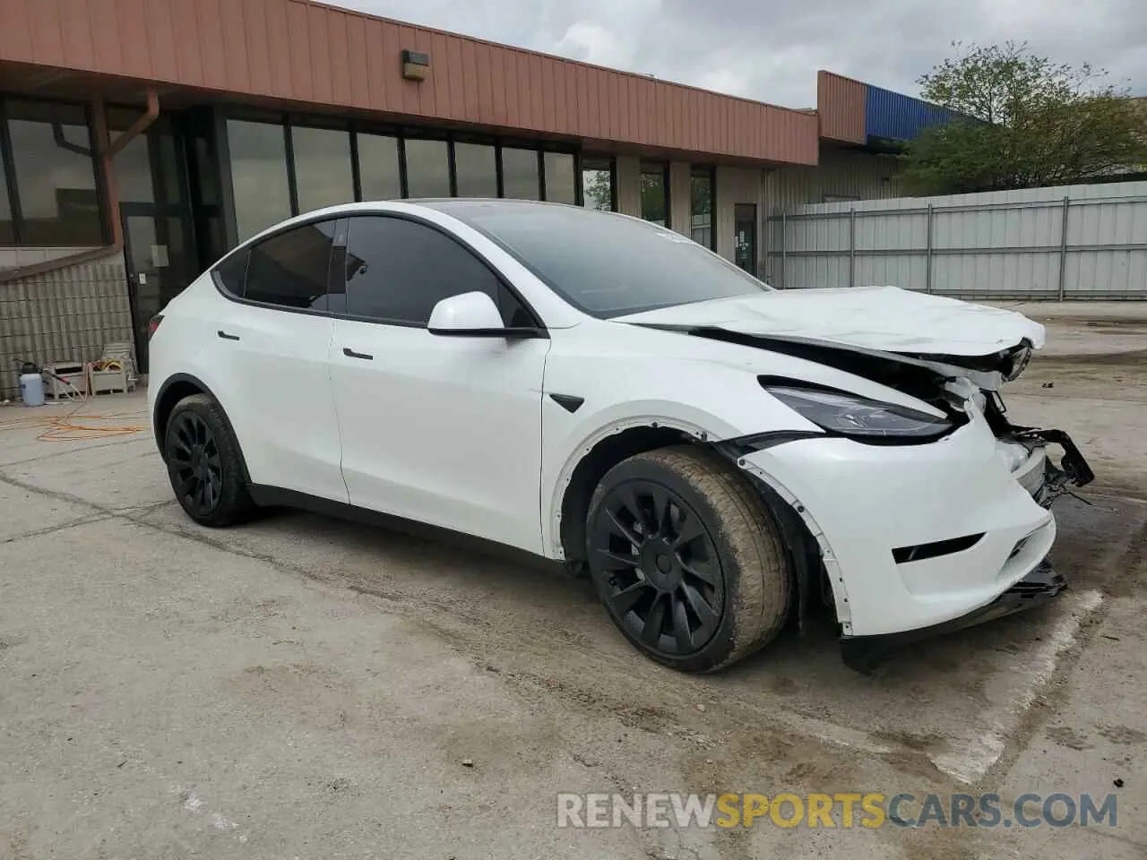 4 Photograph of a damaged car 7SAYGAEE9PF686434 TESLA MODEL Y 2023