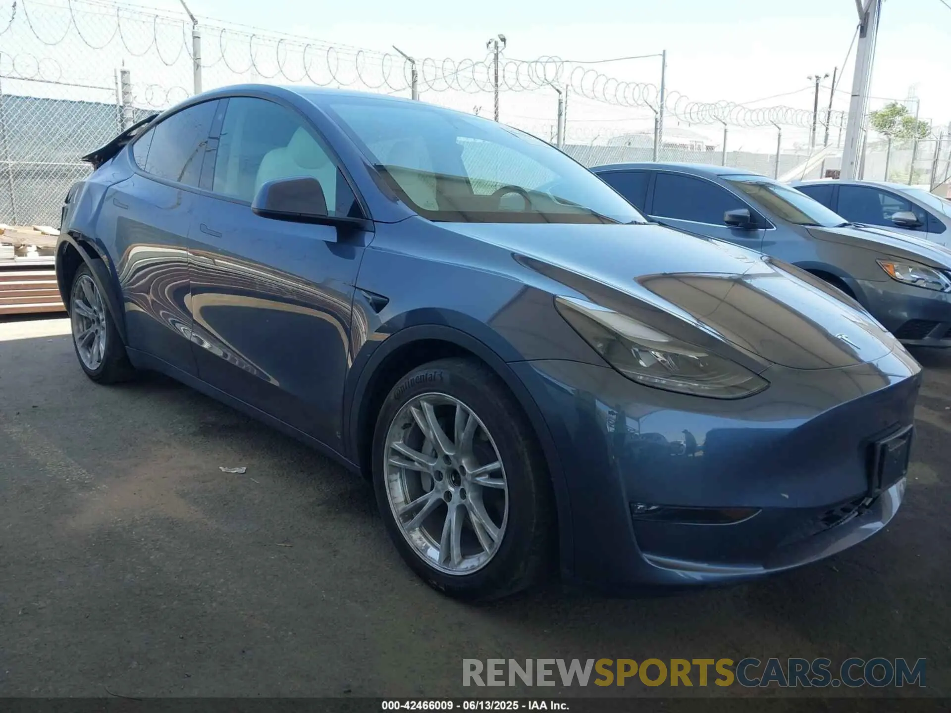 1 Фотография поврежденного автомобиля 7SAYGAEE9PF743795 TESLA MODEL Y 2023