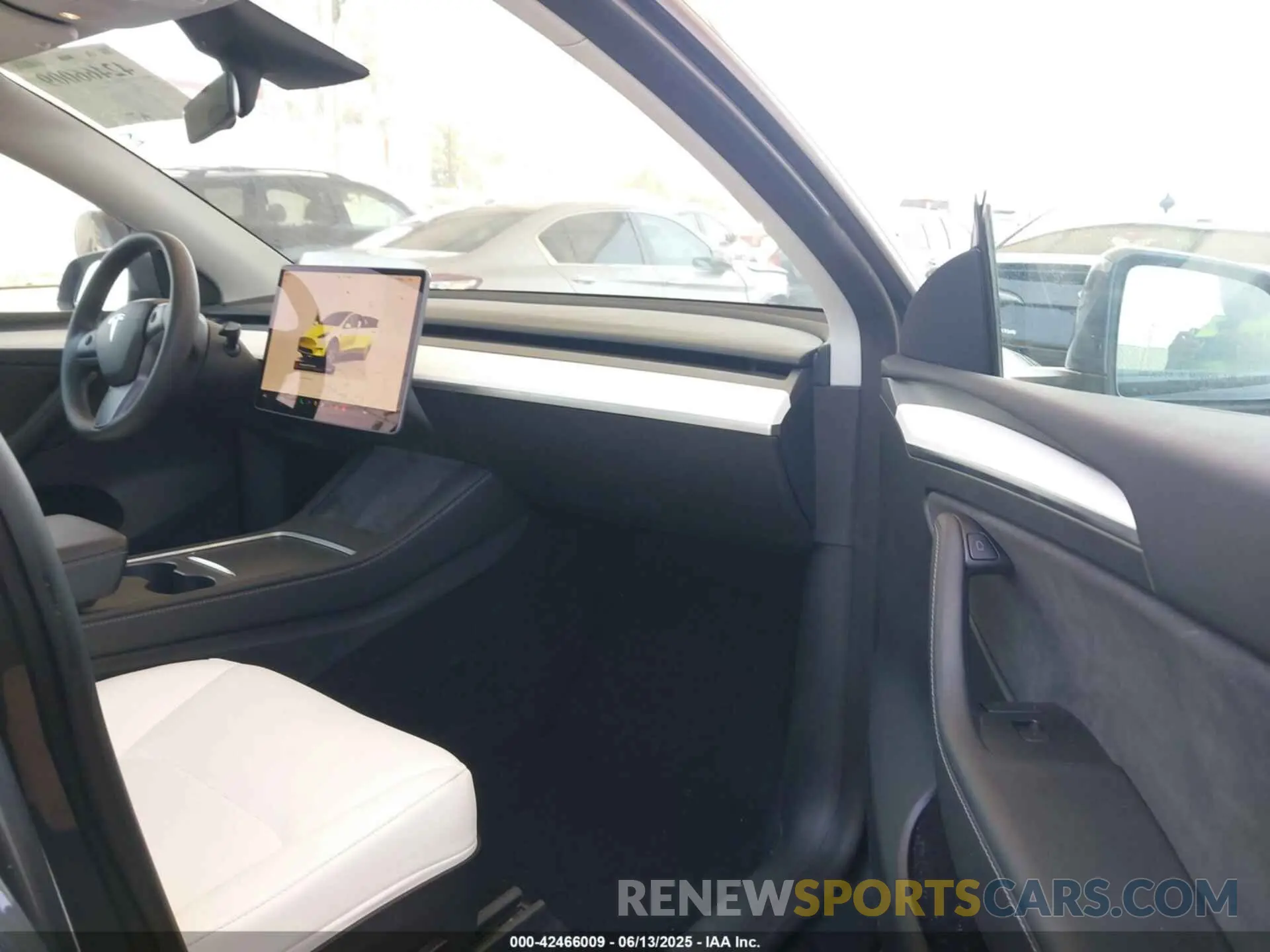 5 Фотография поврежденного автомобиля 7SAYGAEE9PF743795 TESLA MODEL Y 2023