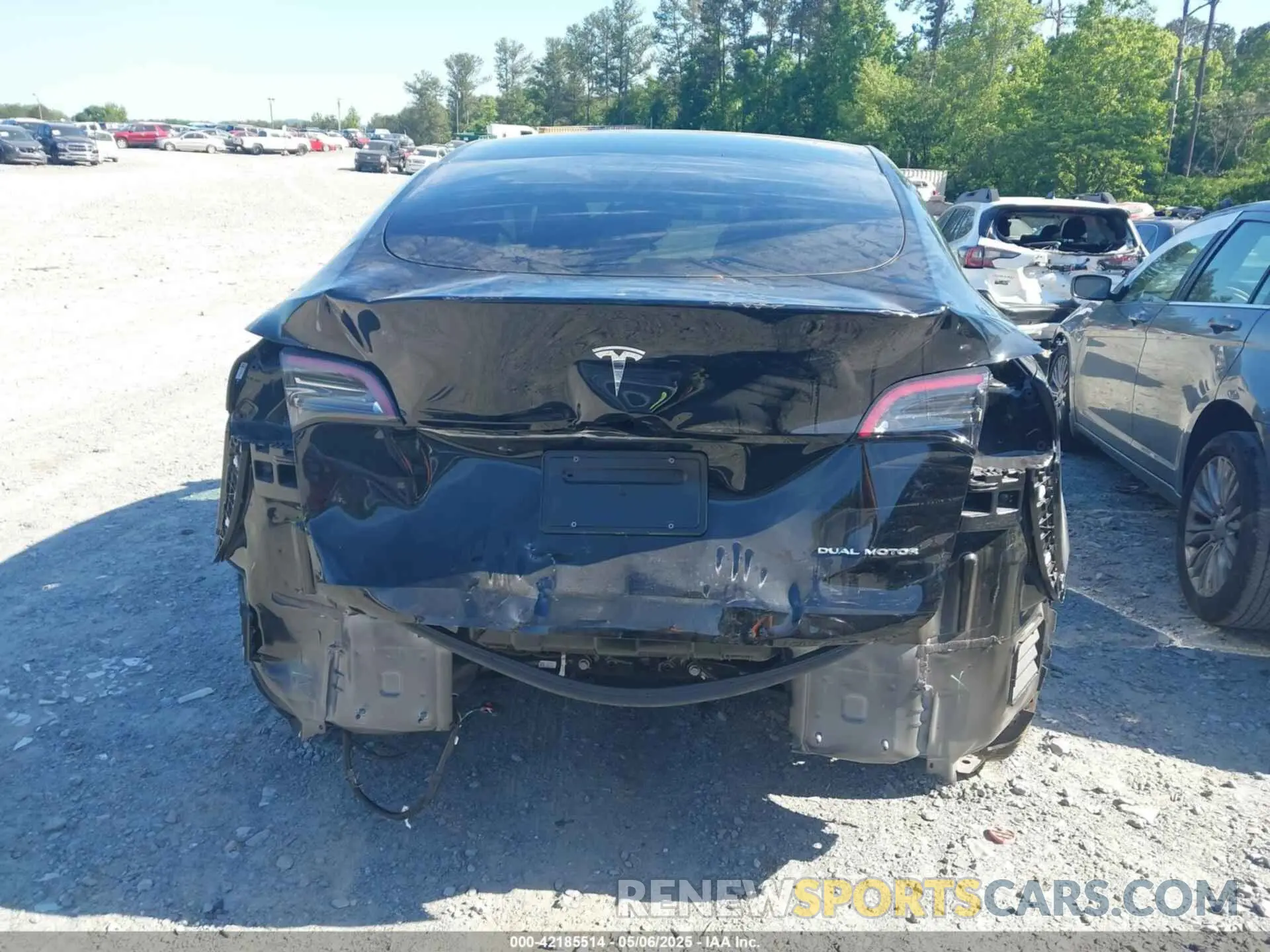15 Photograph of a damaged car 7SAYGAEE9PF888254 TESLA MODEL Y 2023