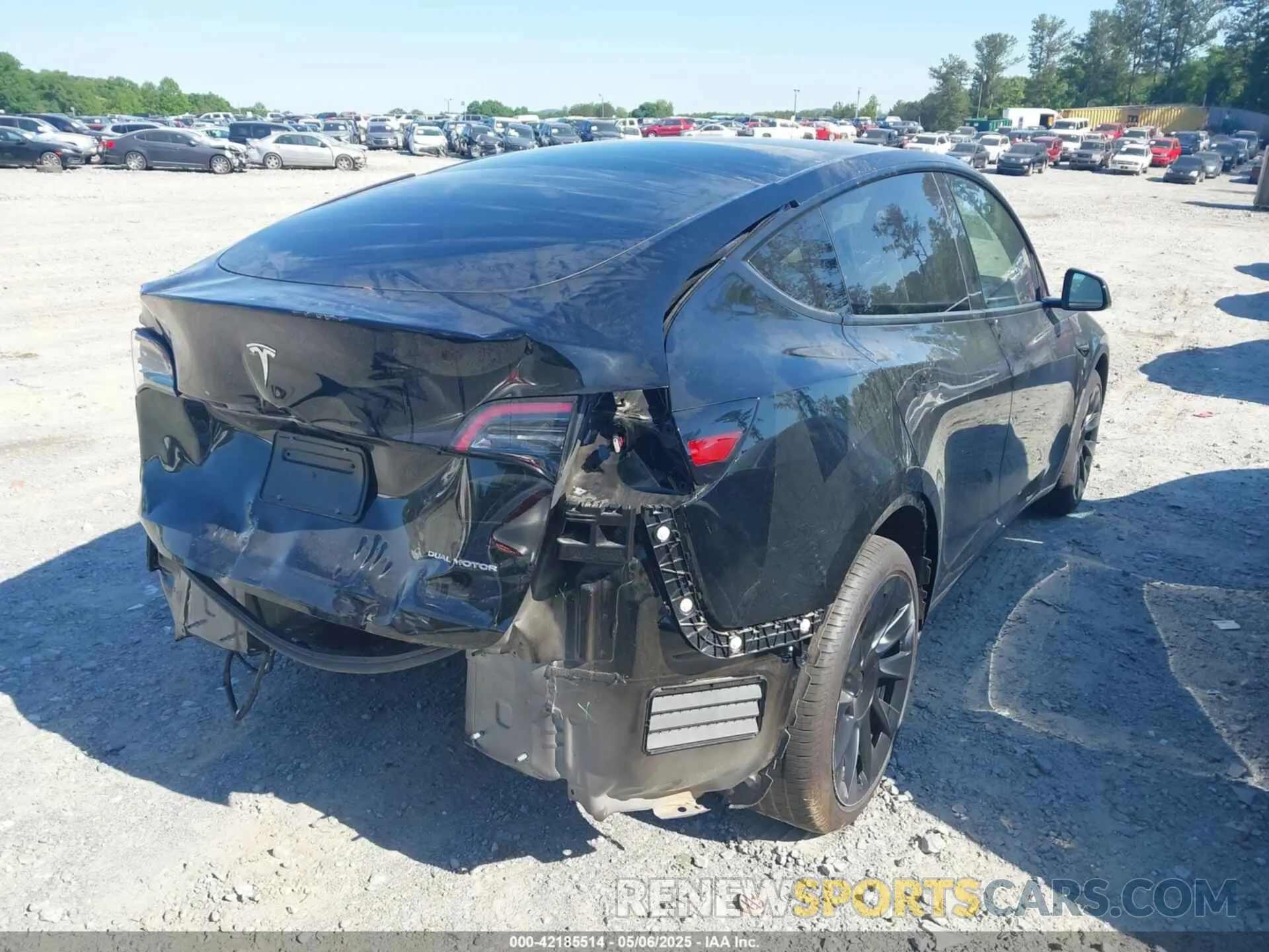 4 Photograph of a damaged car 7SAYGAEE9PF888254 TESLA MODEL Y 2023