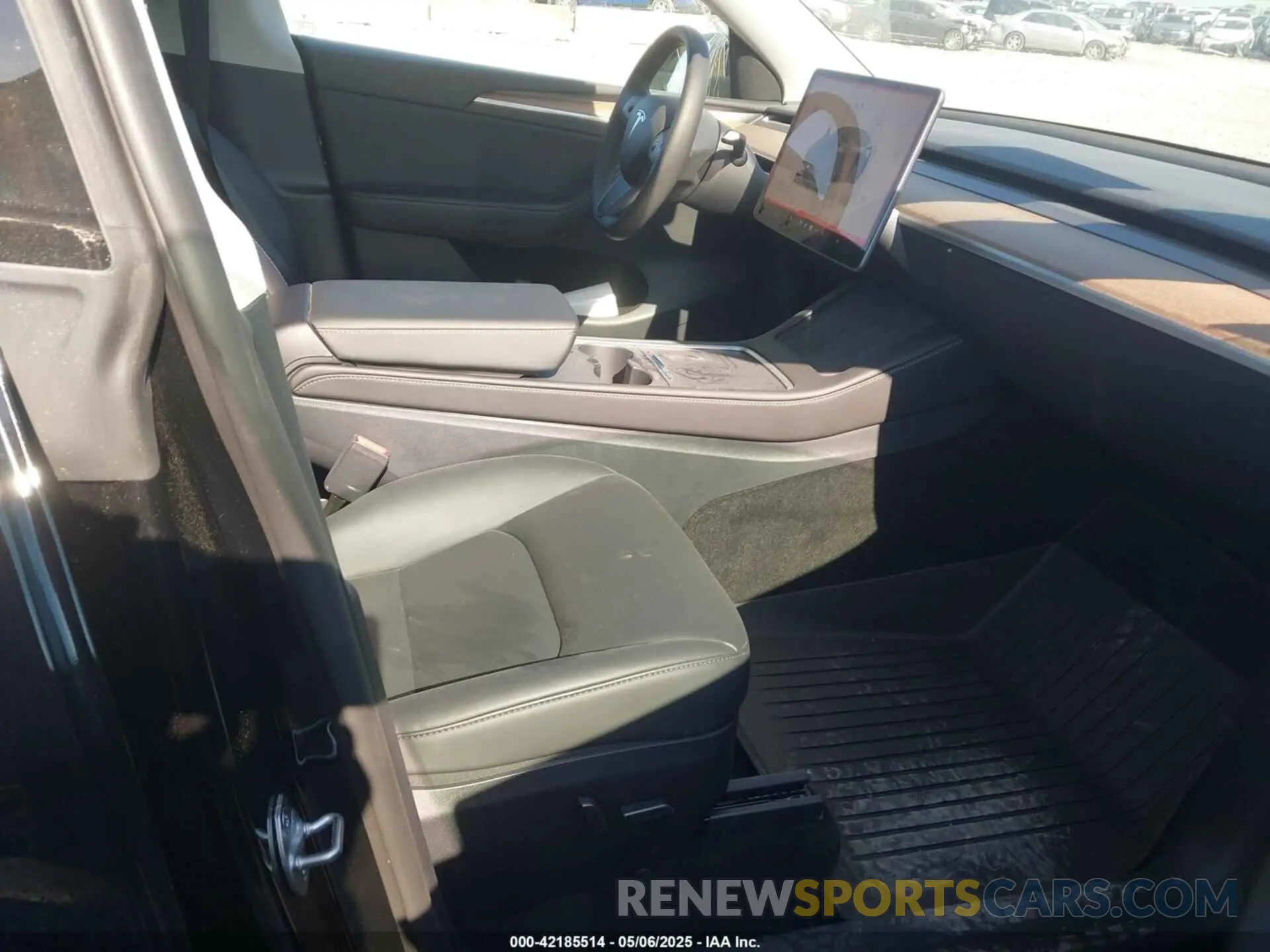 5 Photograph of a damaged car 7SAYGAEE9PF888254 TESLA MODEL Y 2023