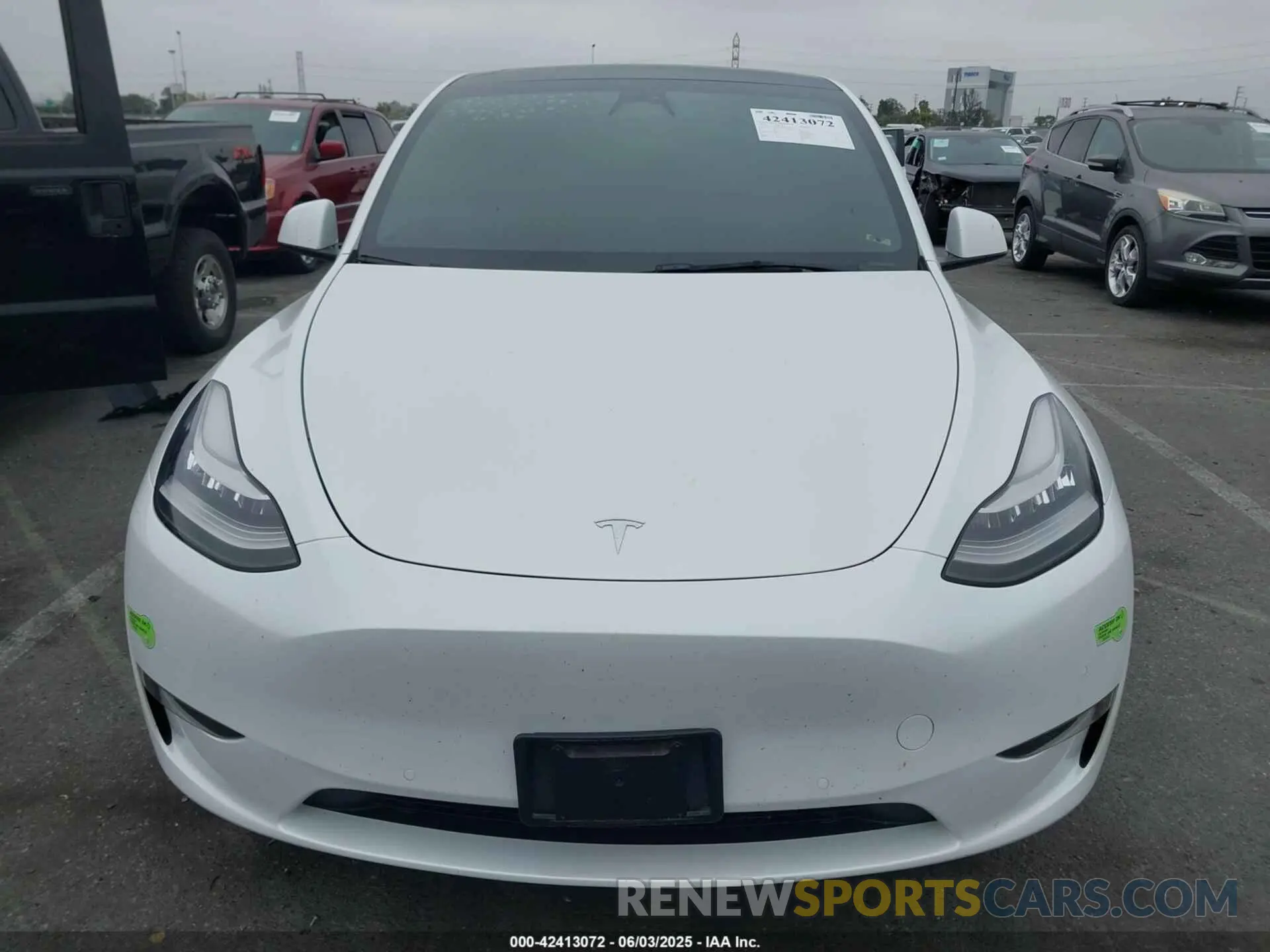 12 Photograph of a damaged car 7SAYGAEEXPF582955 TESLA MODEL Y 2023