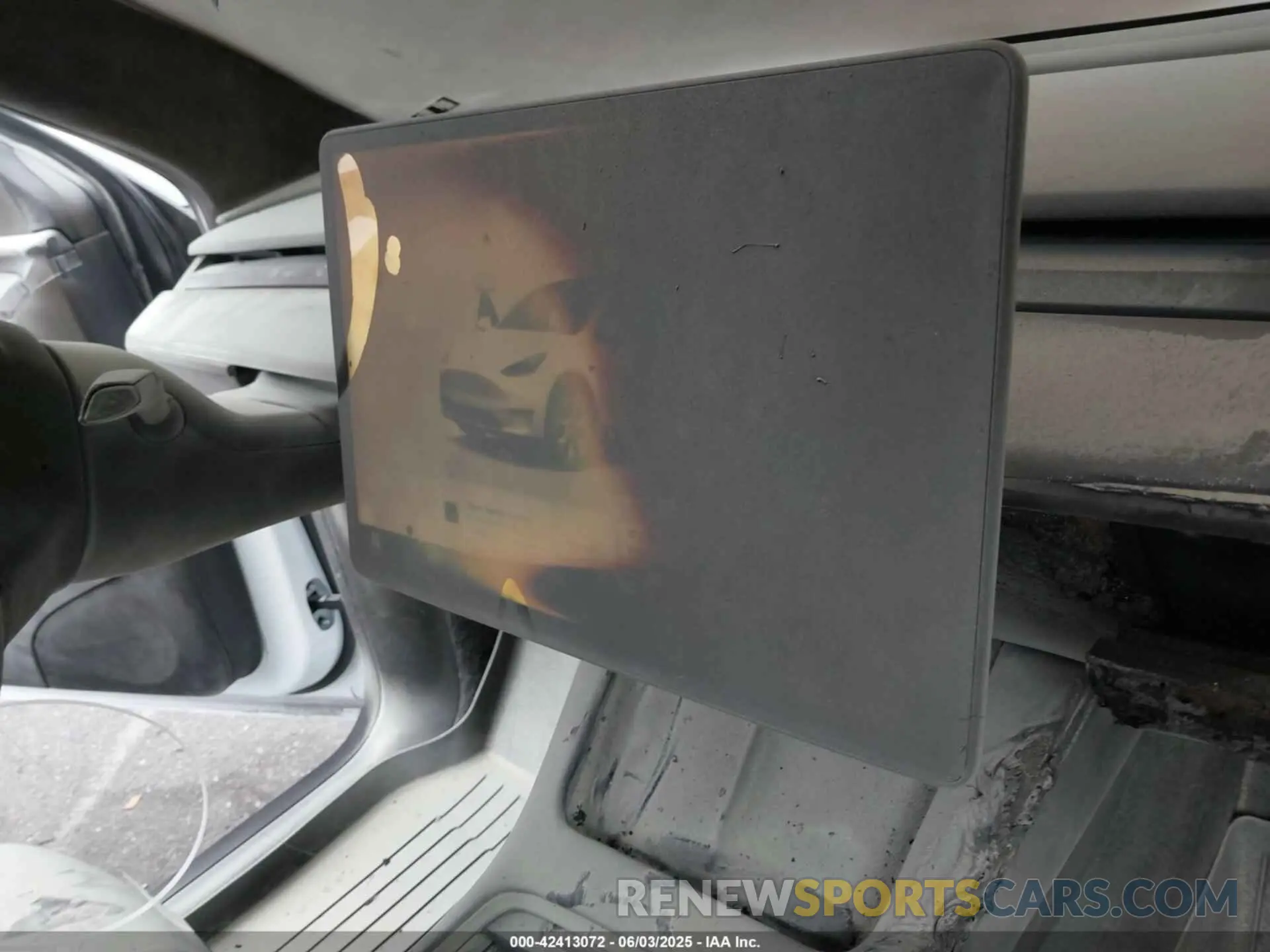 7 Photograph of a damaged car 7SAYGAEEXPF582955 TESLA MODEL Y 2023