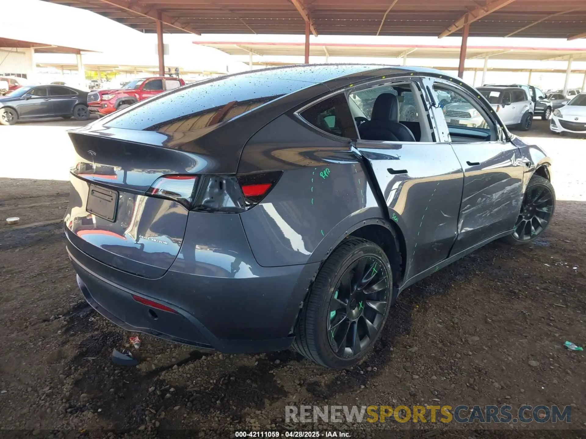 4 Photograph of a damaged car 7SAYGAEEXPF618174 TESLA MODEL Y 2023