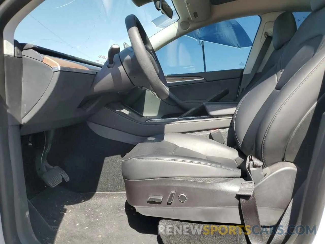 7 Photograph of a damaged car 7SAYGAEEXPF668248 TESLA MODEL Y 2023